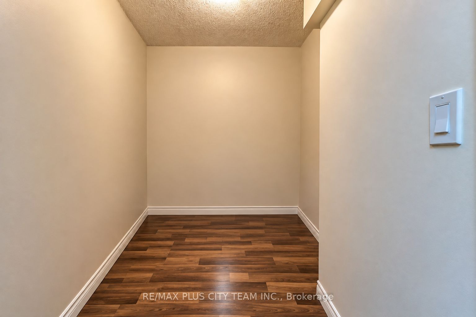 19 Grand Trunk Crescent 1103 Property Photo 9