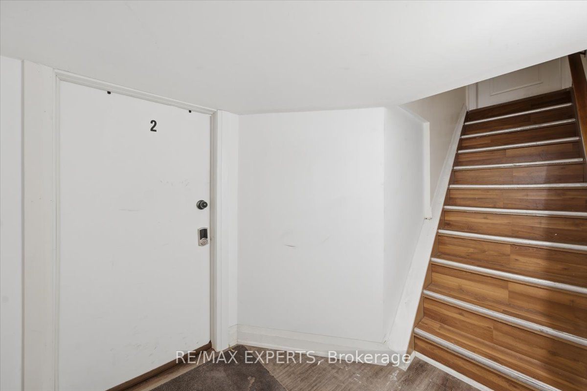 51 Clifton Avenue Lower Property Photo 6