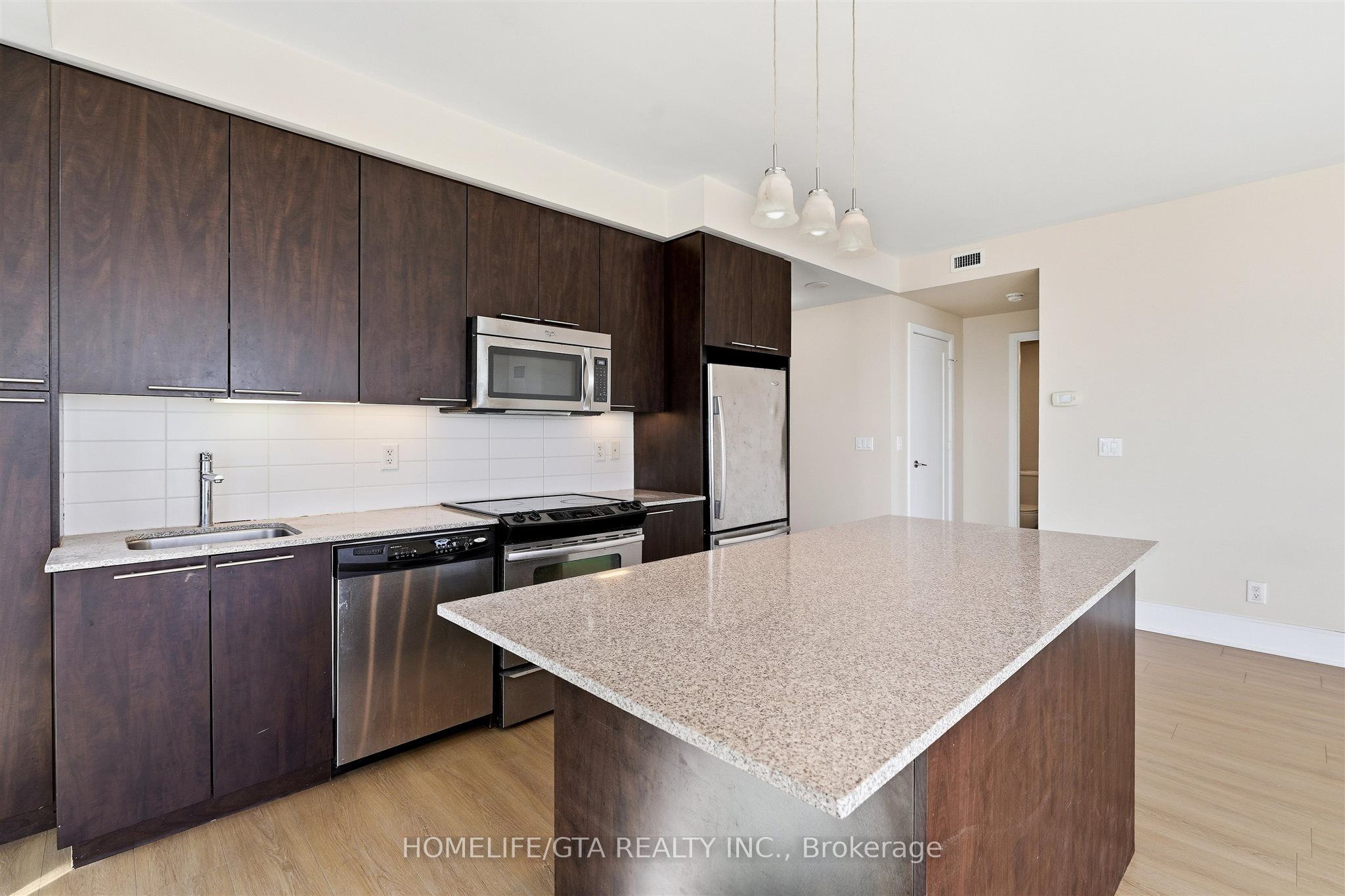 70 Roehampton Avenue 1914 Property Photo 9