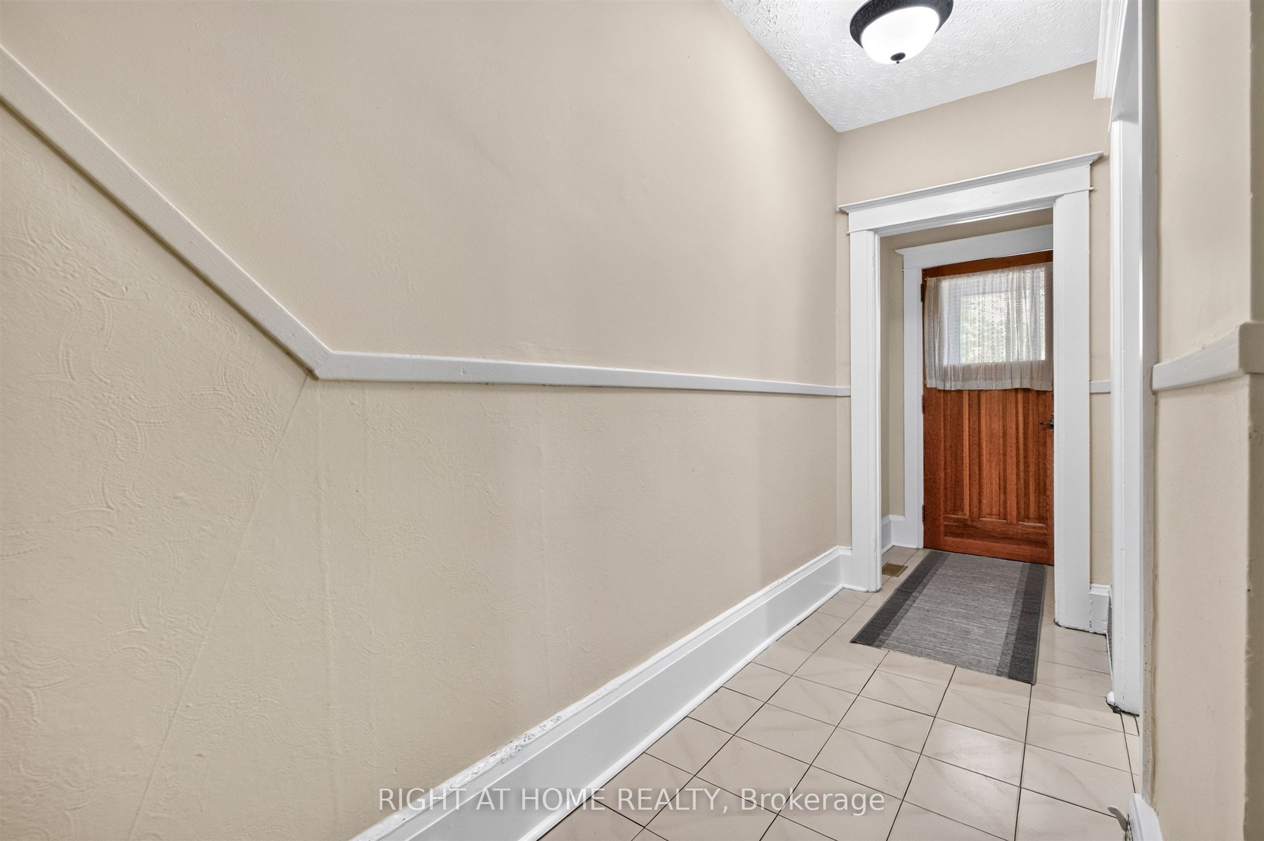 431 Lansdowne Avenue Property Photo 6