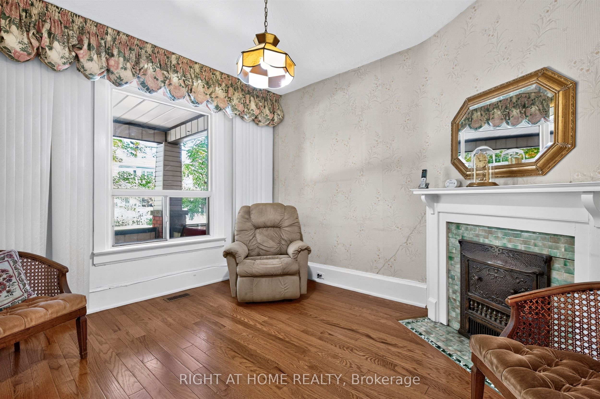 431 Lansdowne Avenue Property Photo 7