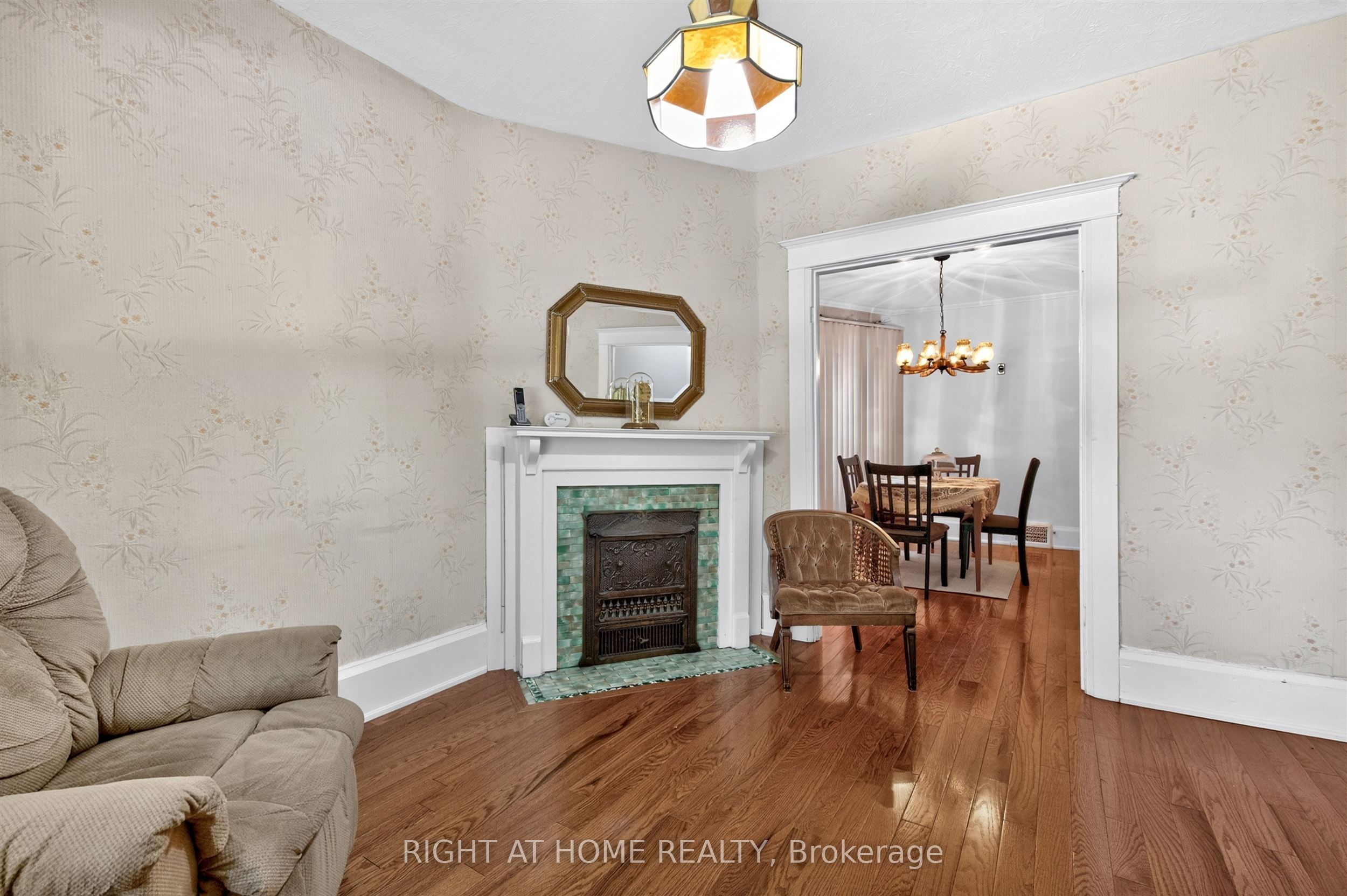 431 Lansdowne Avenue Property Photo 8