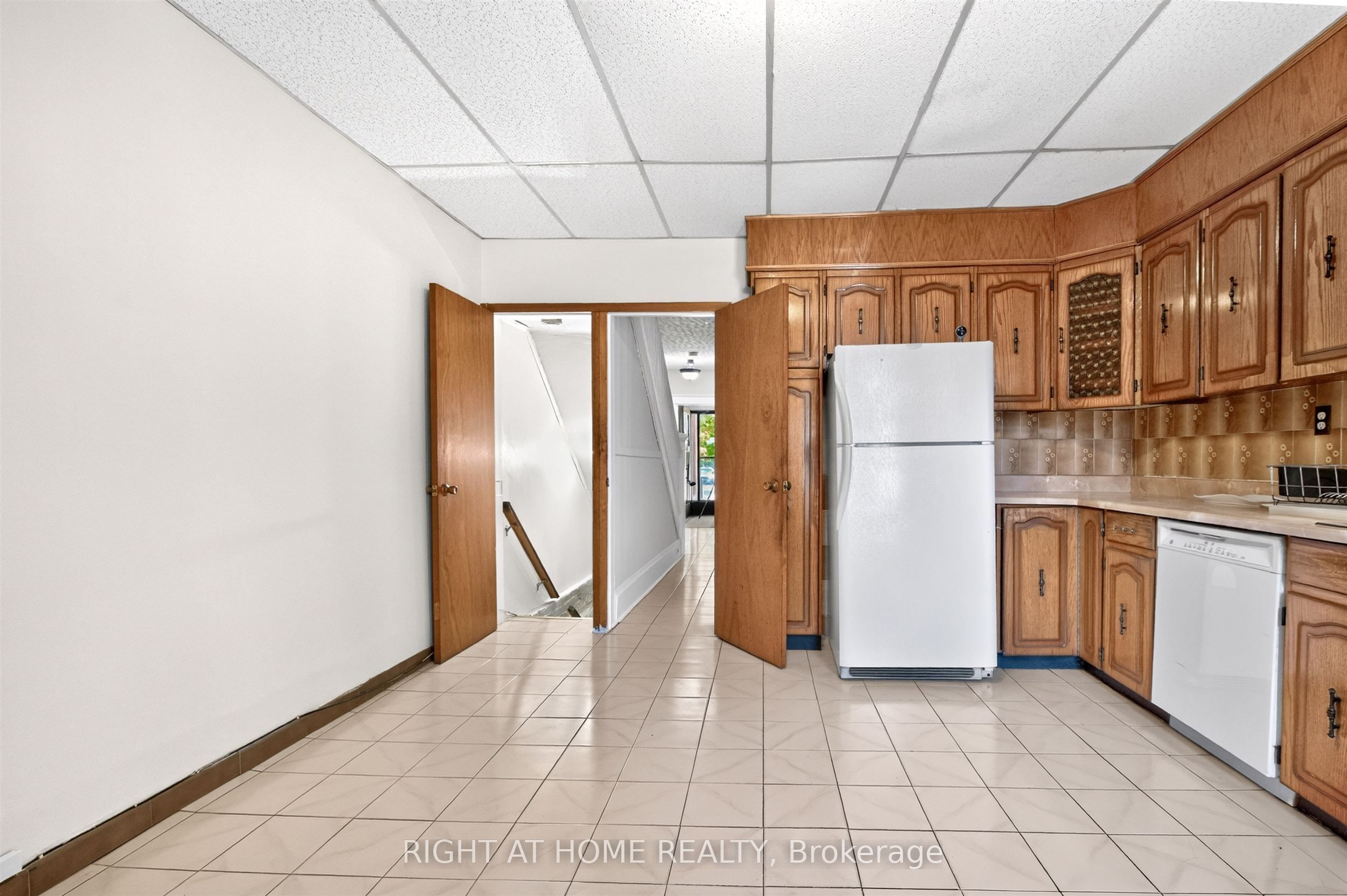 431 Lansdowne Avenue Property Photo 12