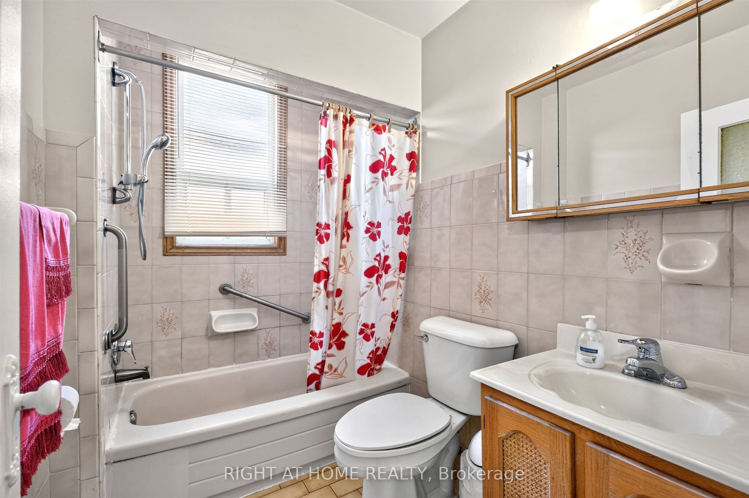 431 Lansdowne Avenue Property Photo 20