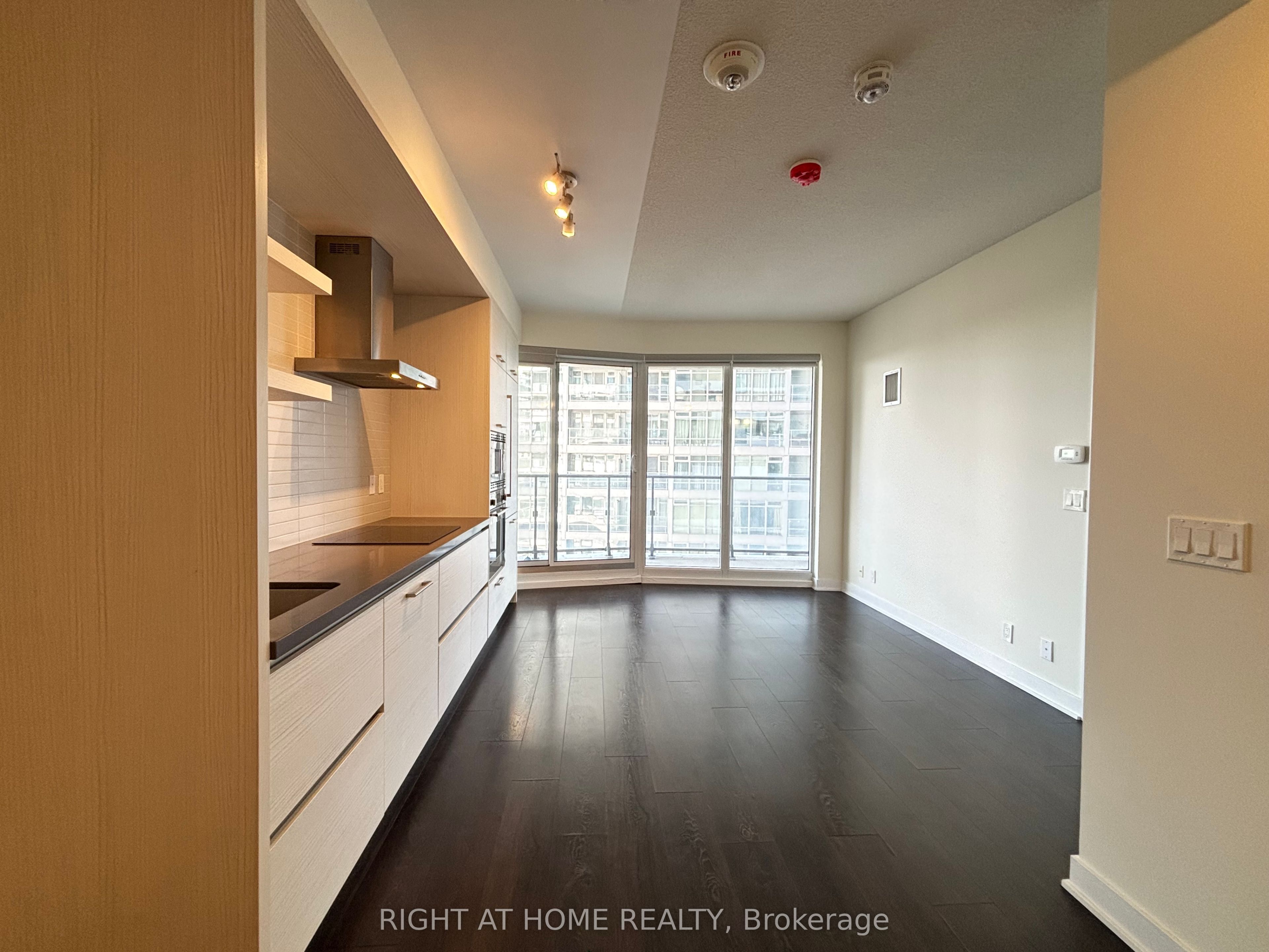 2221 Yonge Street 1205 Property Photo 1