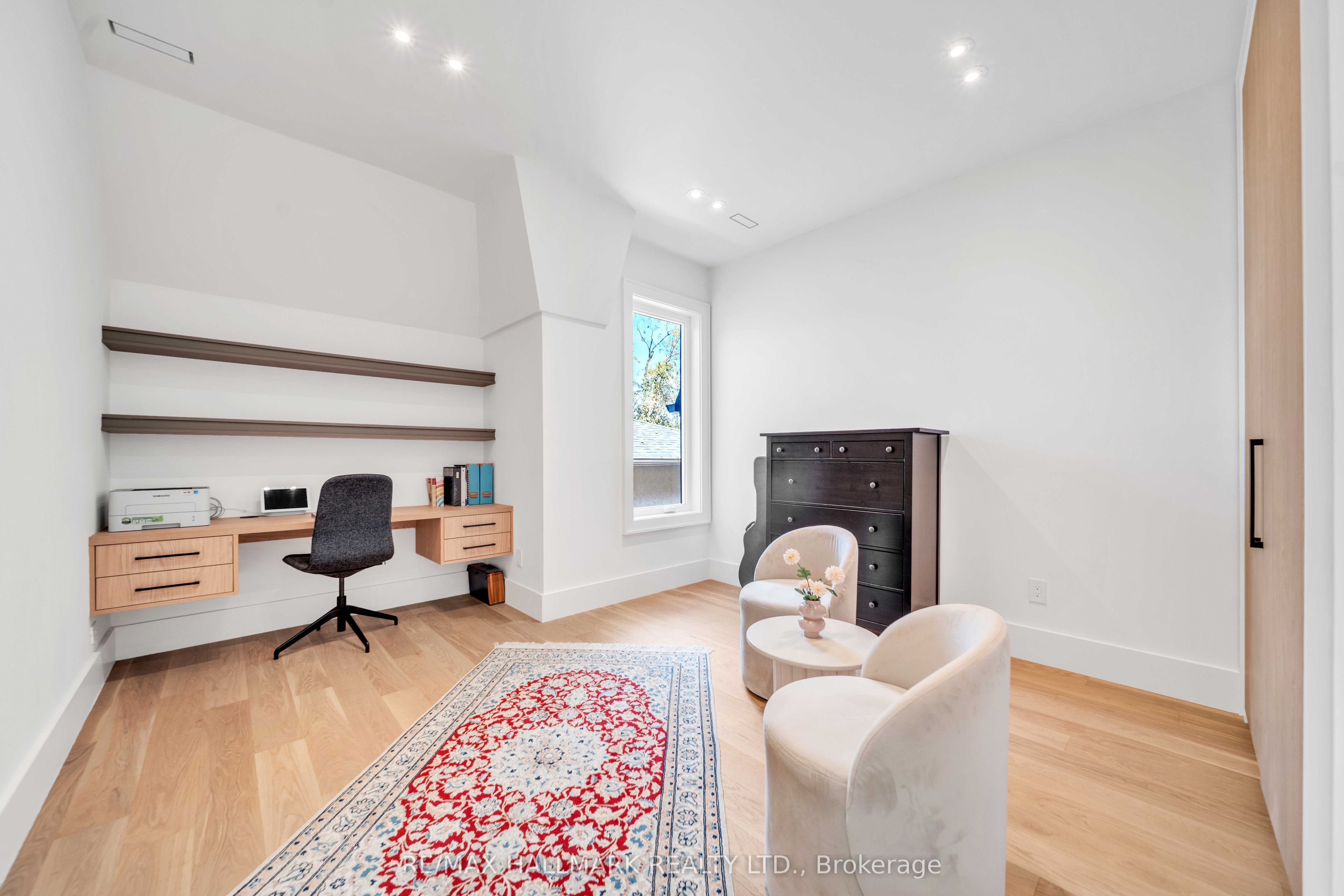 27 Collinson Boulevard Property Photo 19