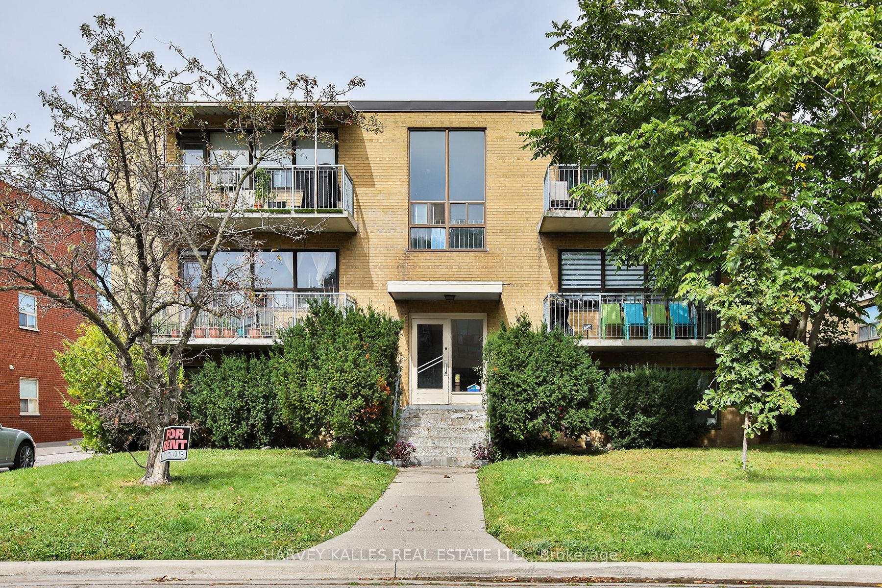 28 Fraserwood Avenue 2 Property Photo 1