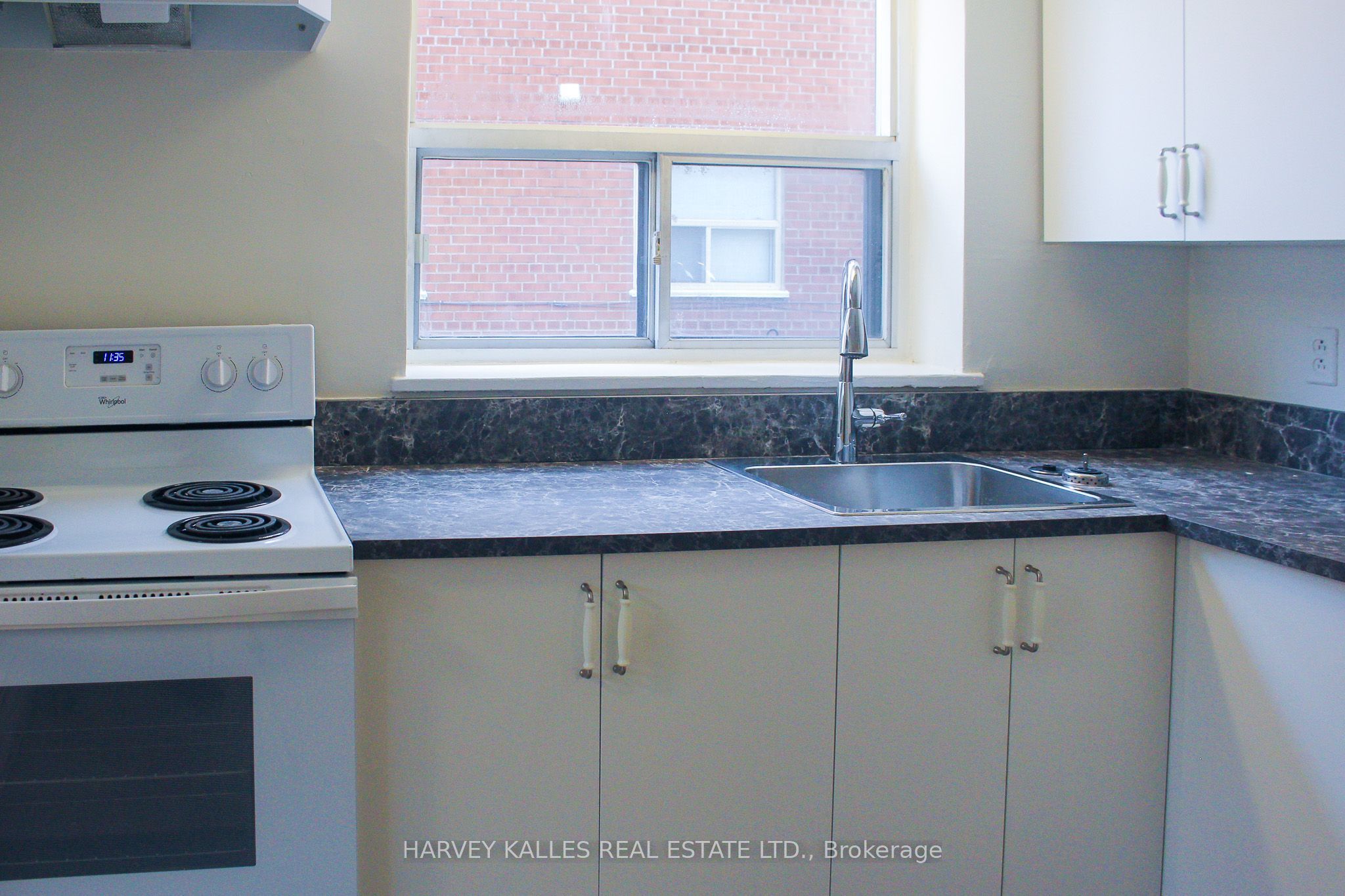 28 Fraserwood Avenue 2 Property Photo 4