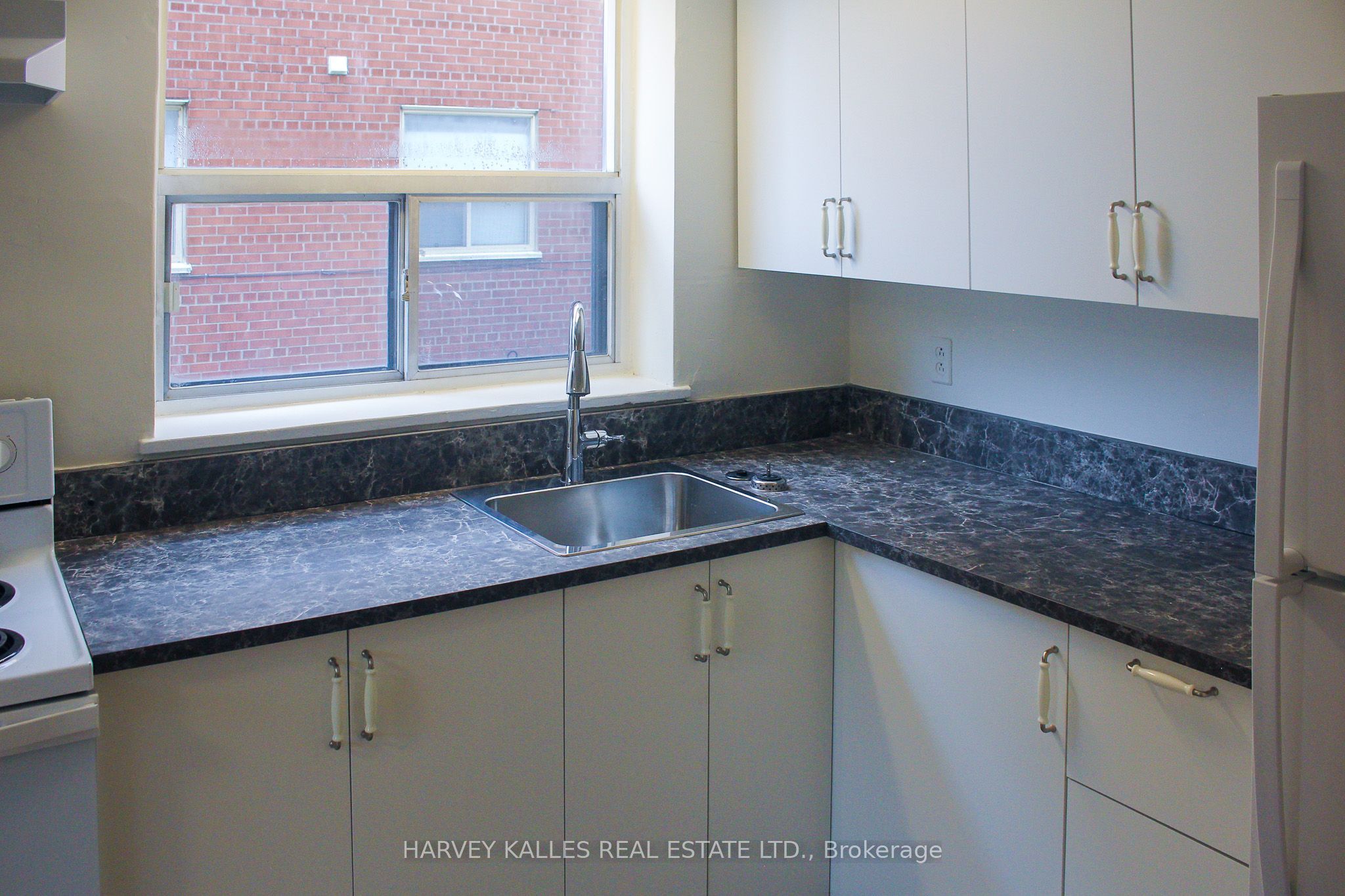 28 Fraserwood Avenue 2 Property Photo 6
