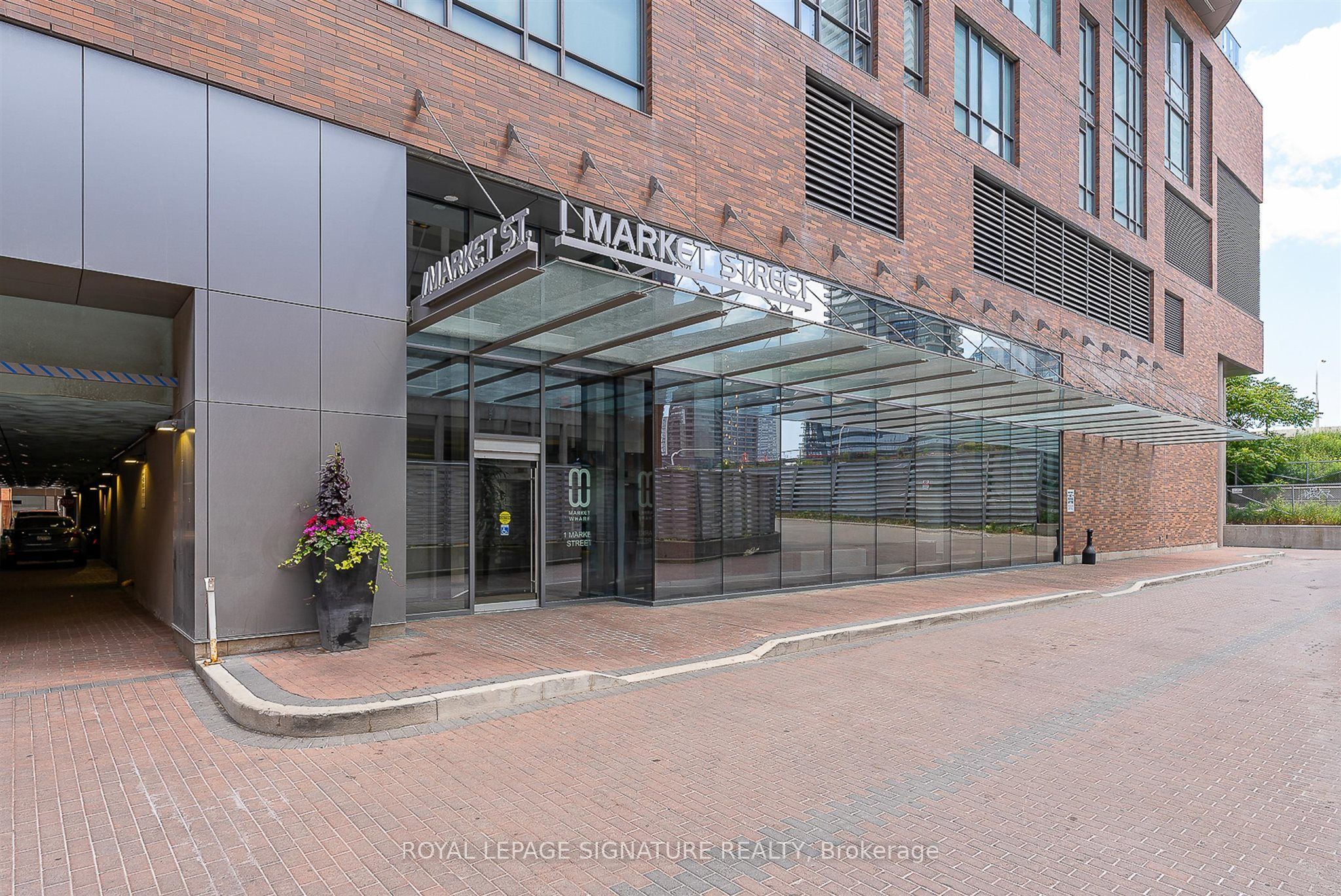 1 Market Street 1611 Property Photo 45