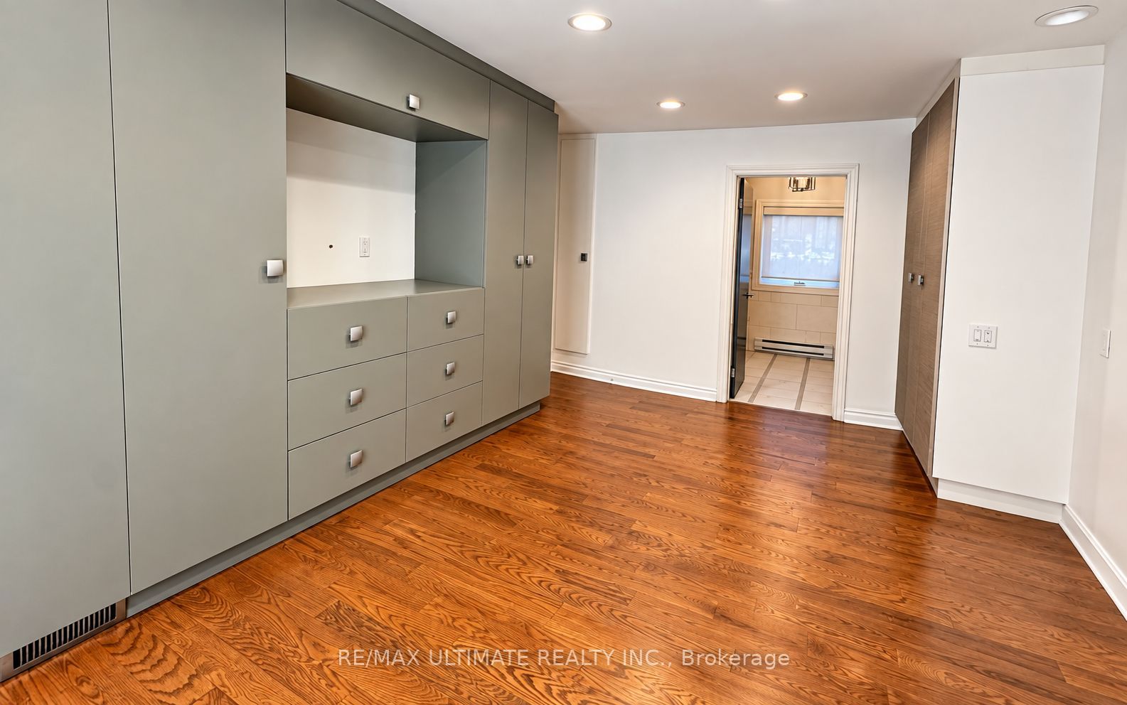 10 Noel Avenue Property Photo 17