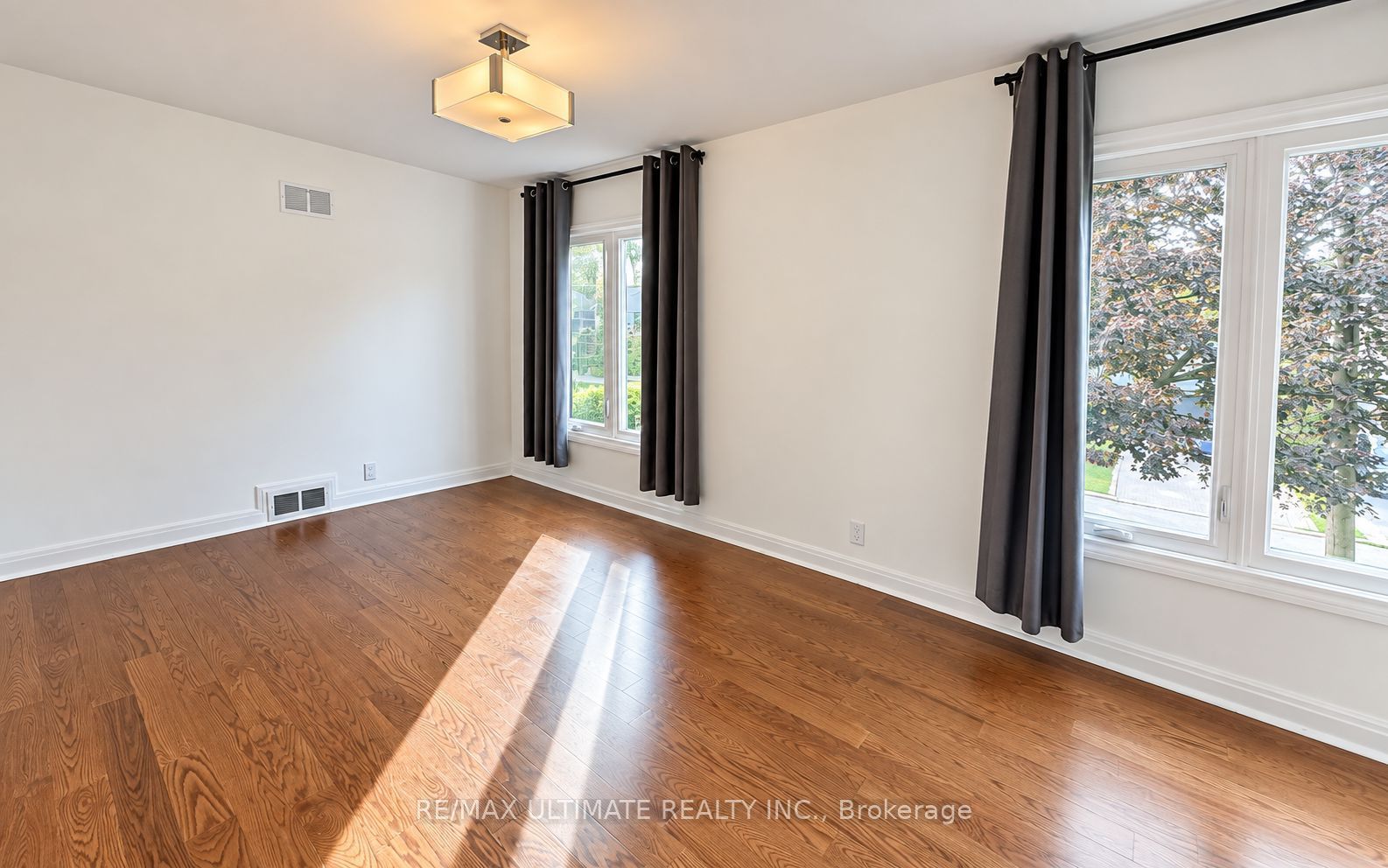 10 Noel Avenue Property Photo 22