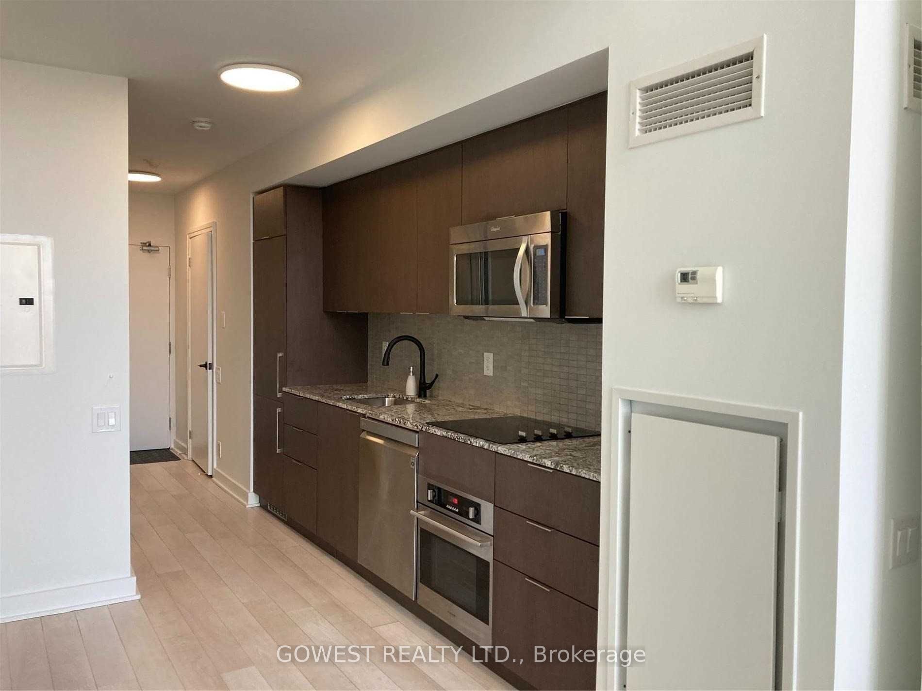 5 Hanna Avenue 743 Property Photo 14