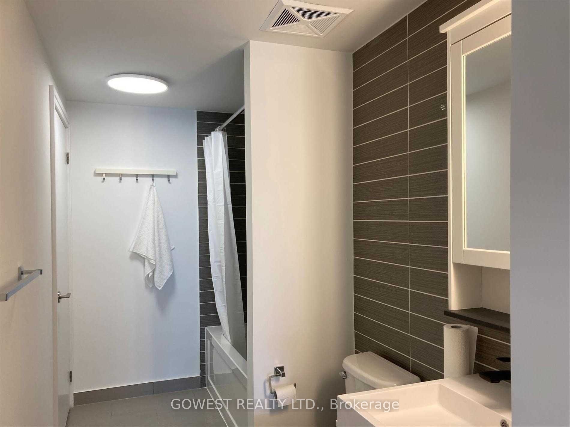 5 Hanna Avenue 743 Property Photo 24