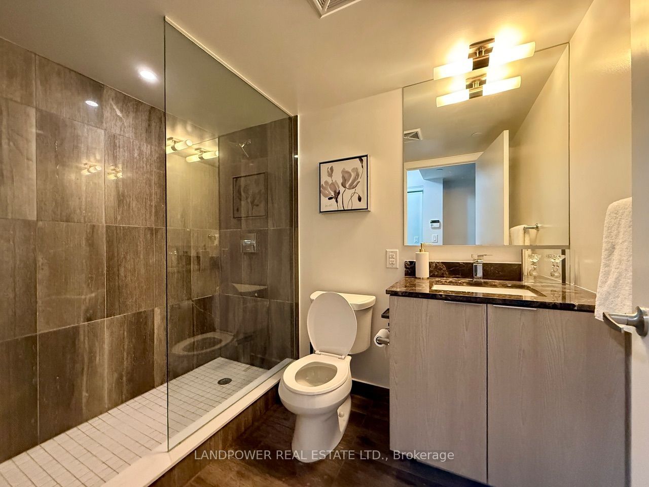 955 Bay Street 2713 Property Photo 22