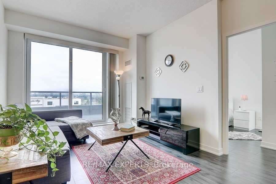 18 Rean Drive 607 Property Photo 2