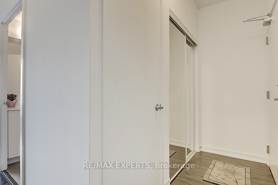 18 Rean Drive 607 Property Photo 7