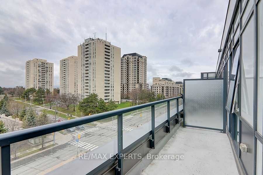 18 Rean Drive 607 Property Photo 9