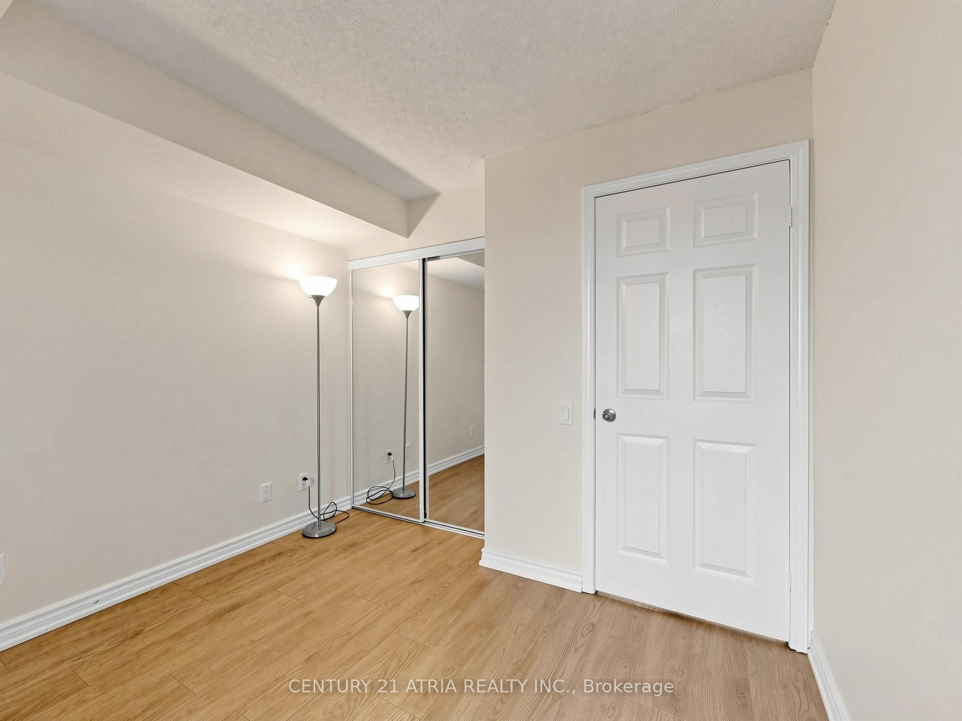 8 Hillcrest Avenue 2703 Property Photo 24