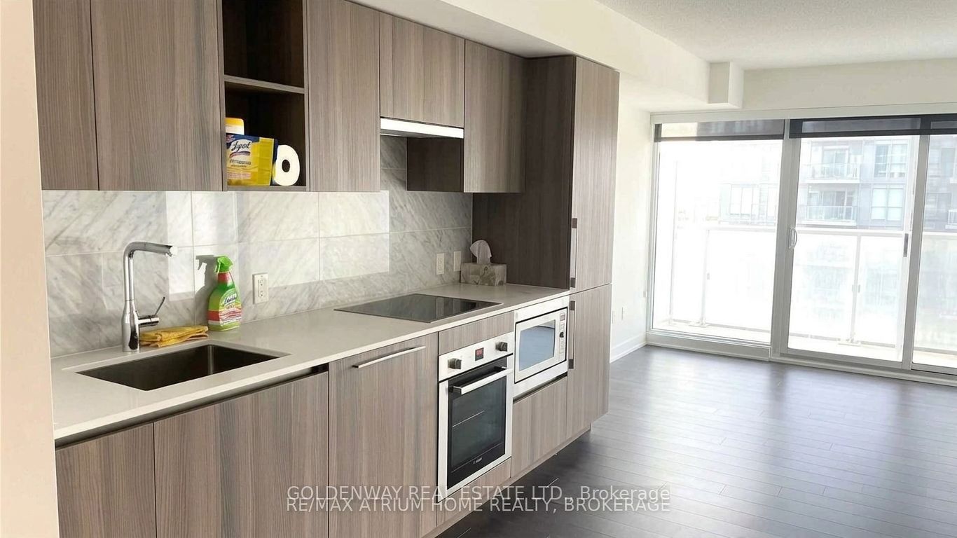 17 Bathurst Street 909 Property Photo 7