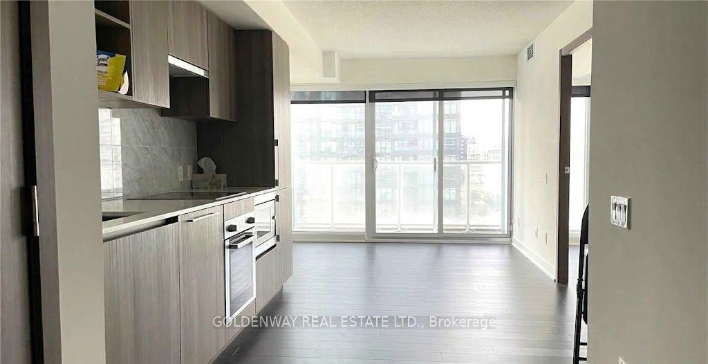 17 Bathurst Street 909 Property Photo 8