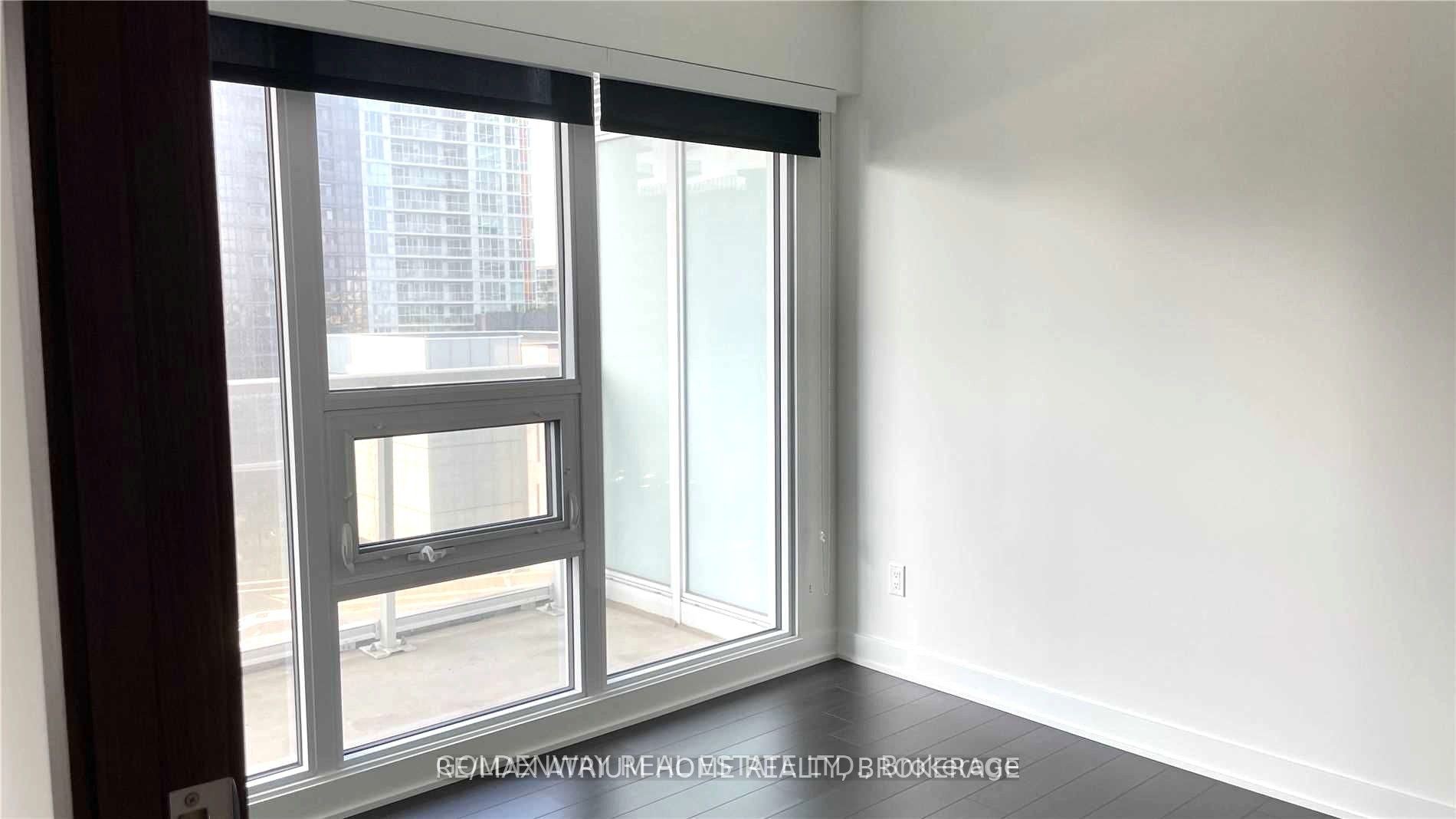 17 Bathurst Street 909 Property Photo 9