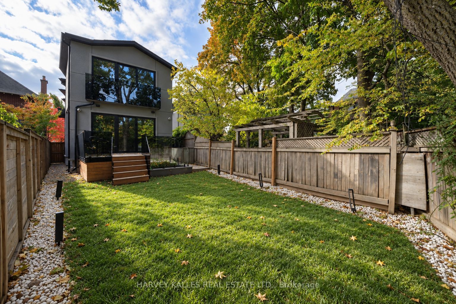 4 Douglas Crescent Property Photo 32