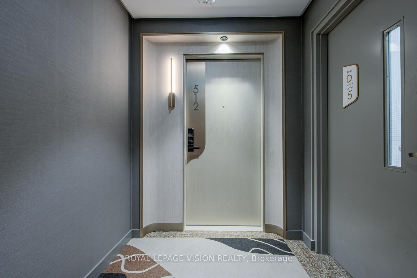 155 Merchants' Wharf 512 Property Photo 4