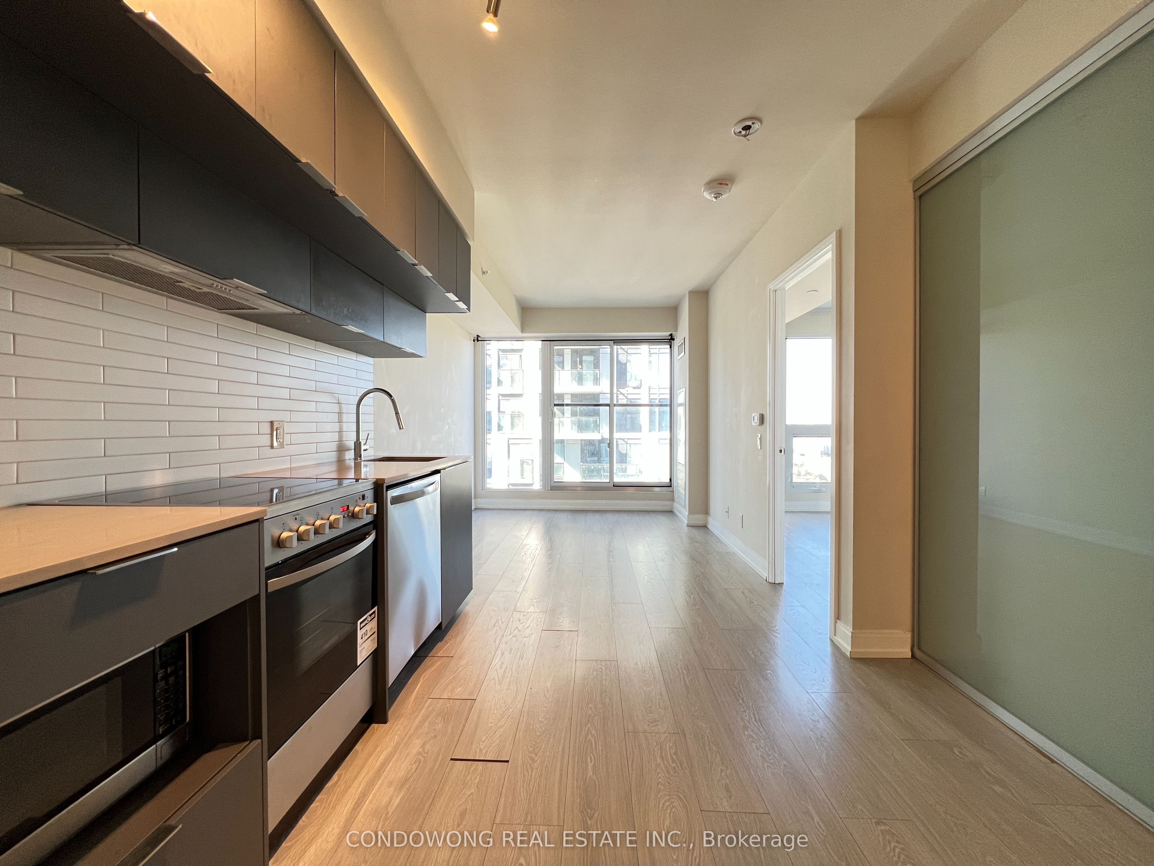 181 Dundas Street E 4101 Property Photo 3