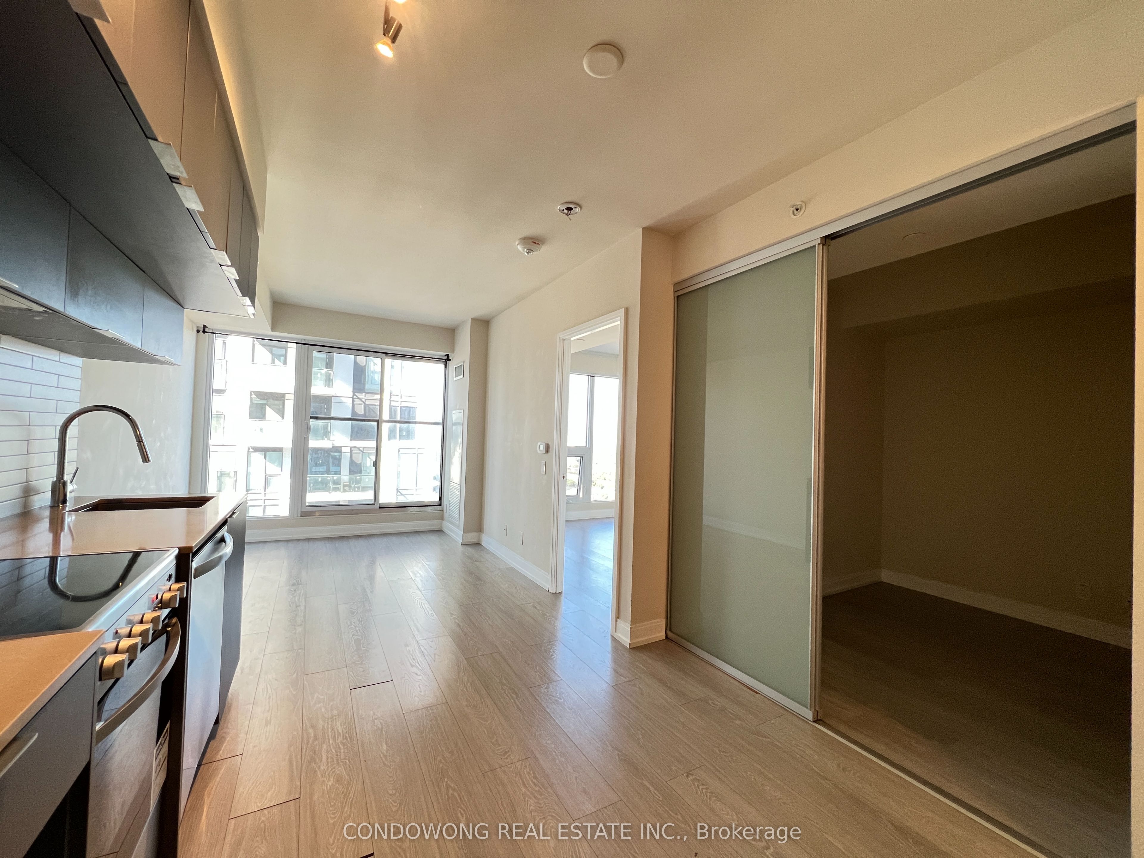 181 Dundas Street E 4101 Property Photo 4