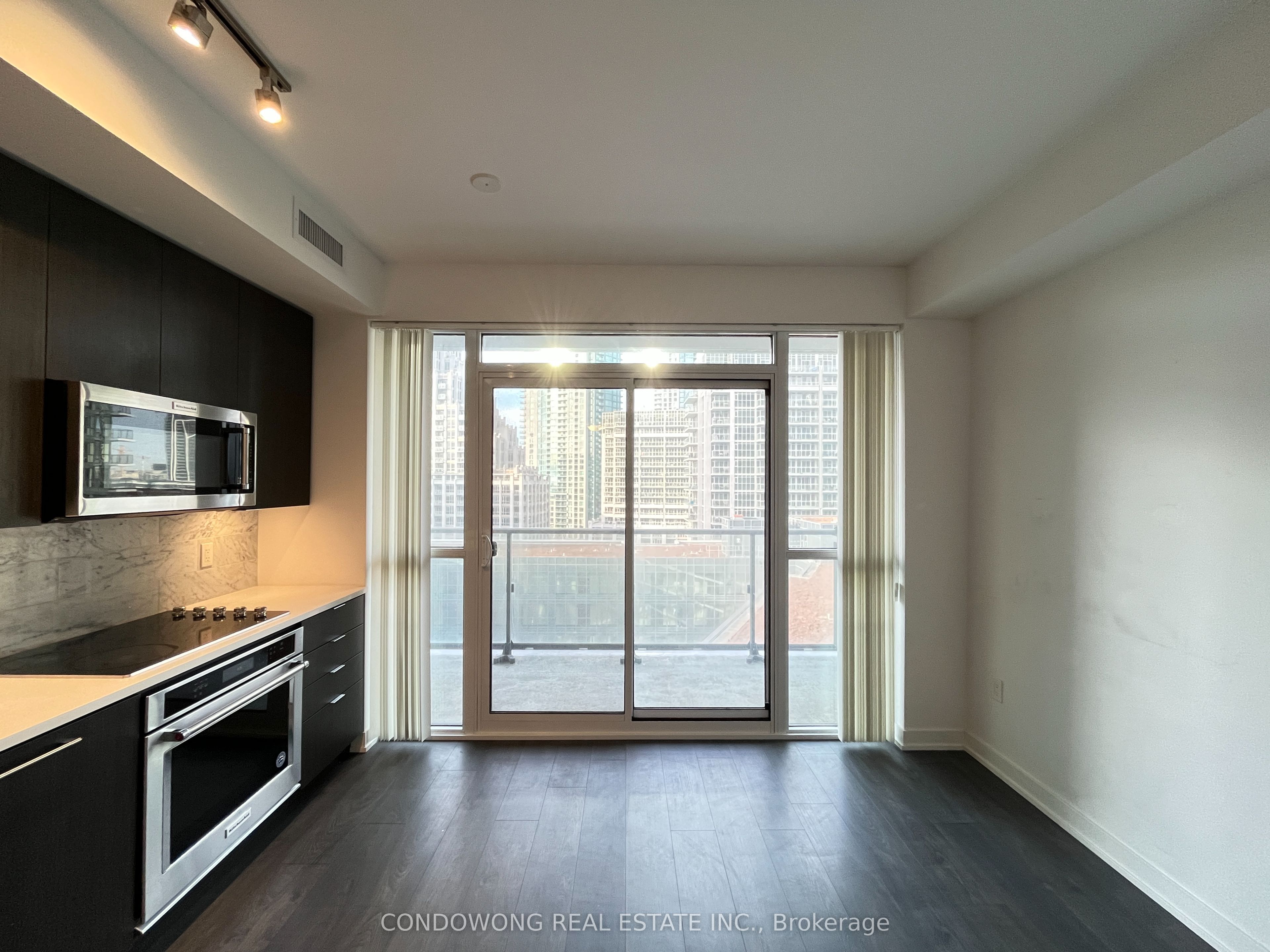 38 Iannuzzi Street 1003 Property Photo 3
