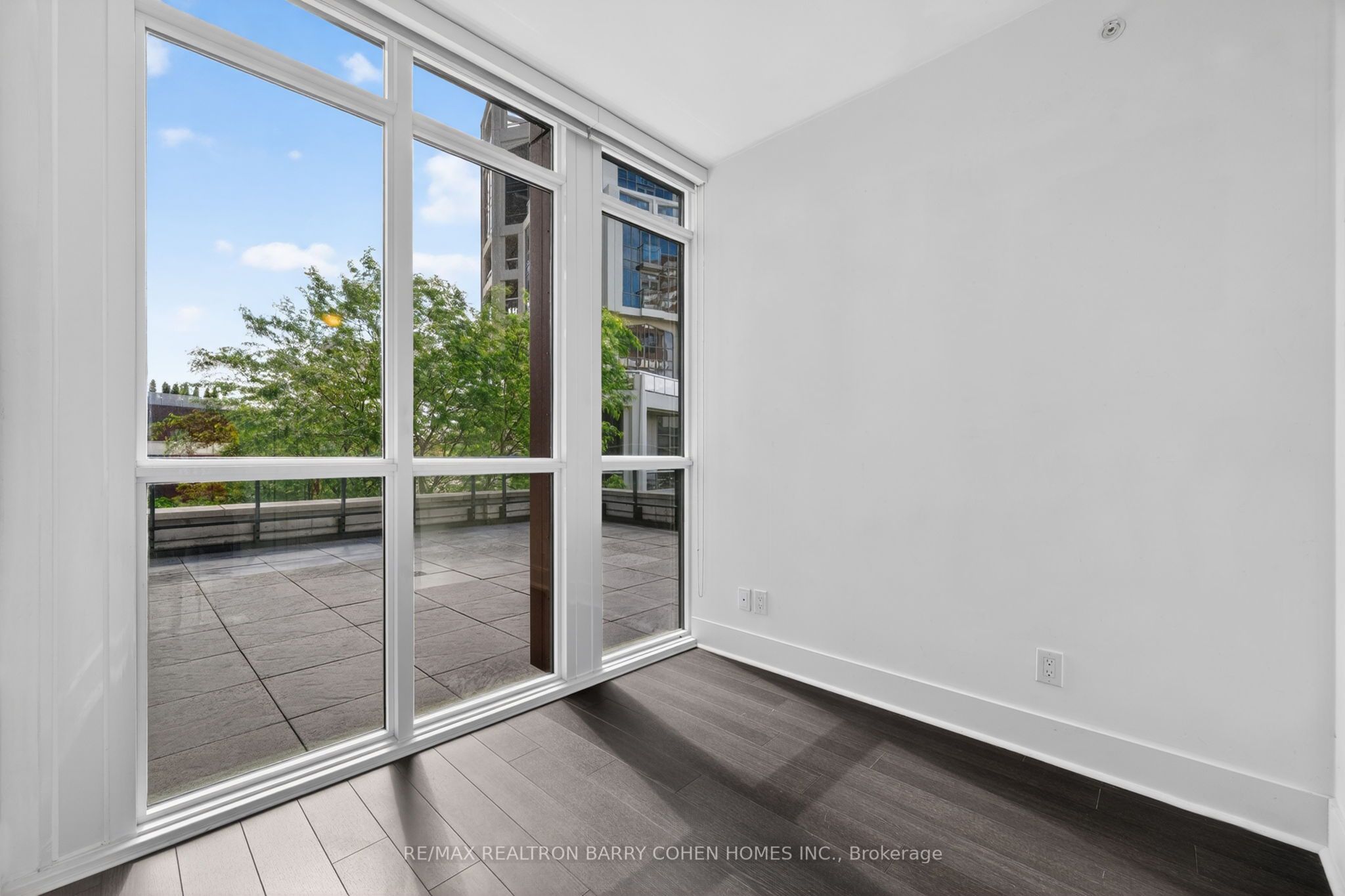 32 Davenport Road 303 Property Photo 17