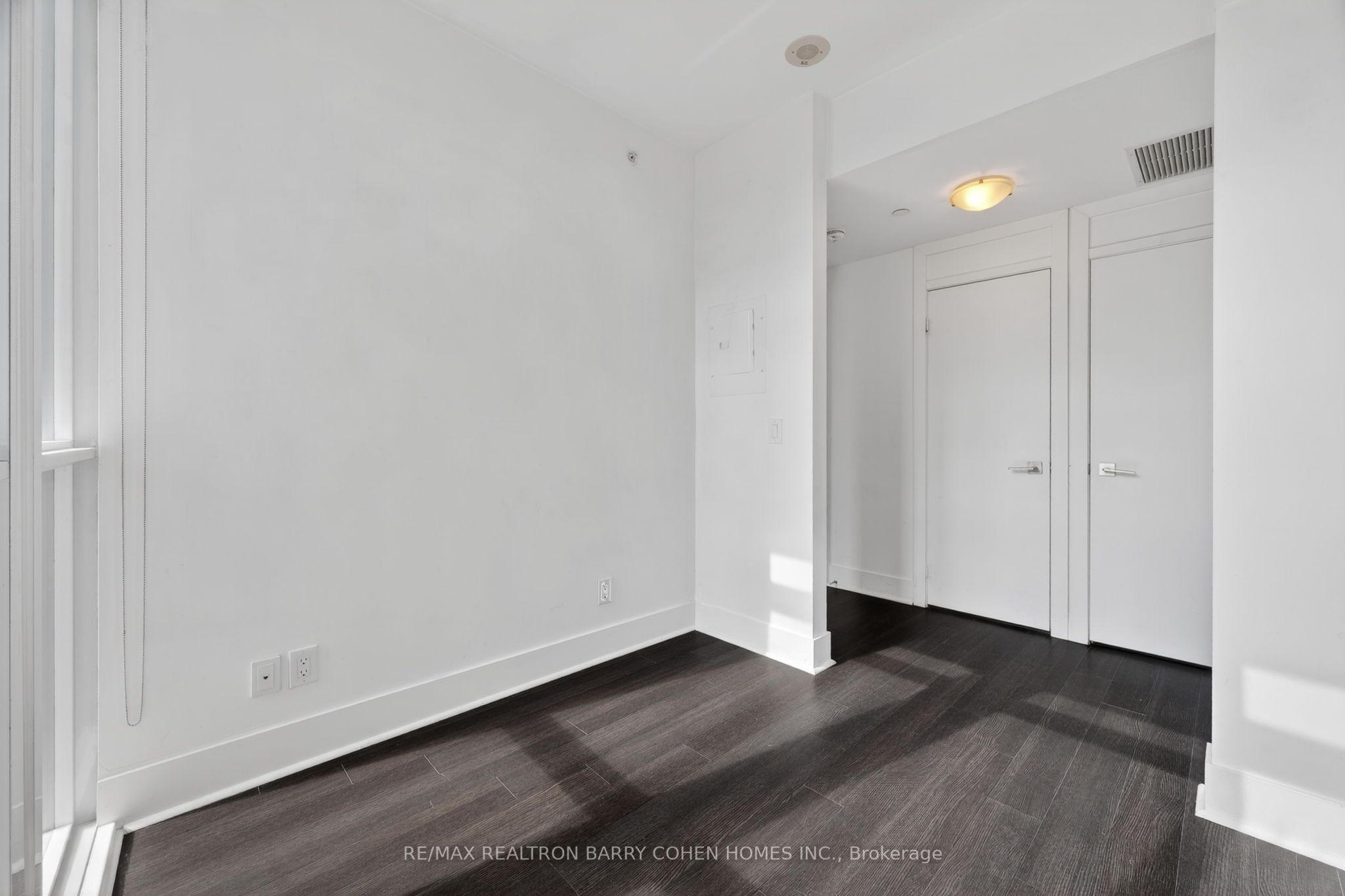 32 Davenport Road 303 Property Photo 18