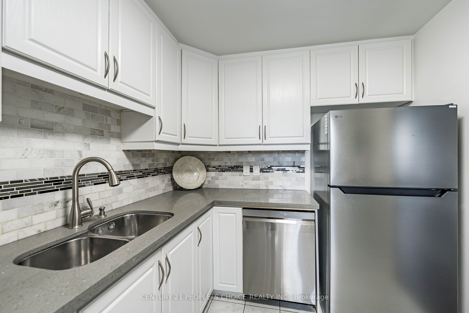 10 Edgecliffe Golfway 809 Property Photo 19
