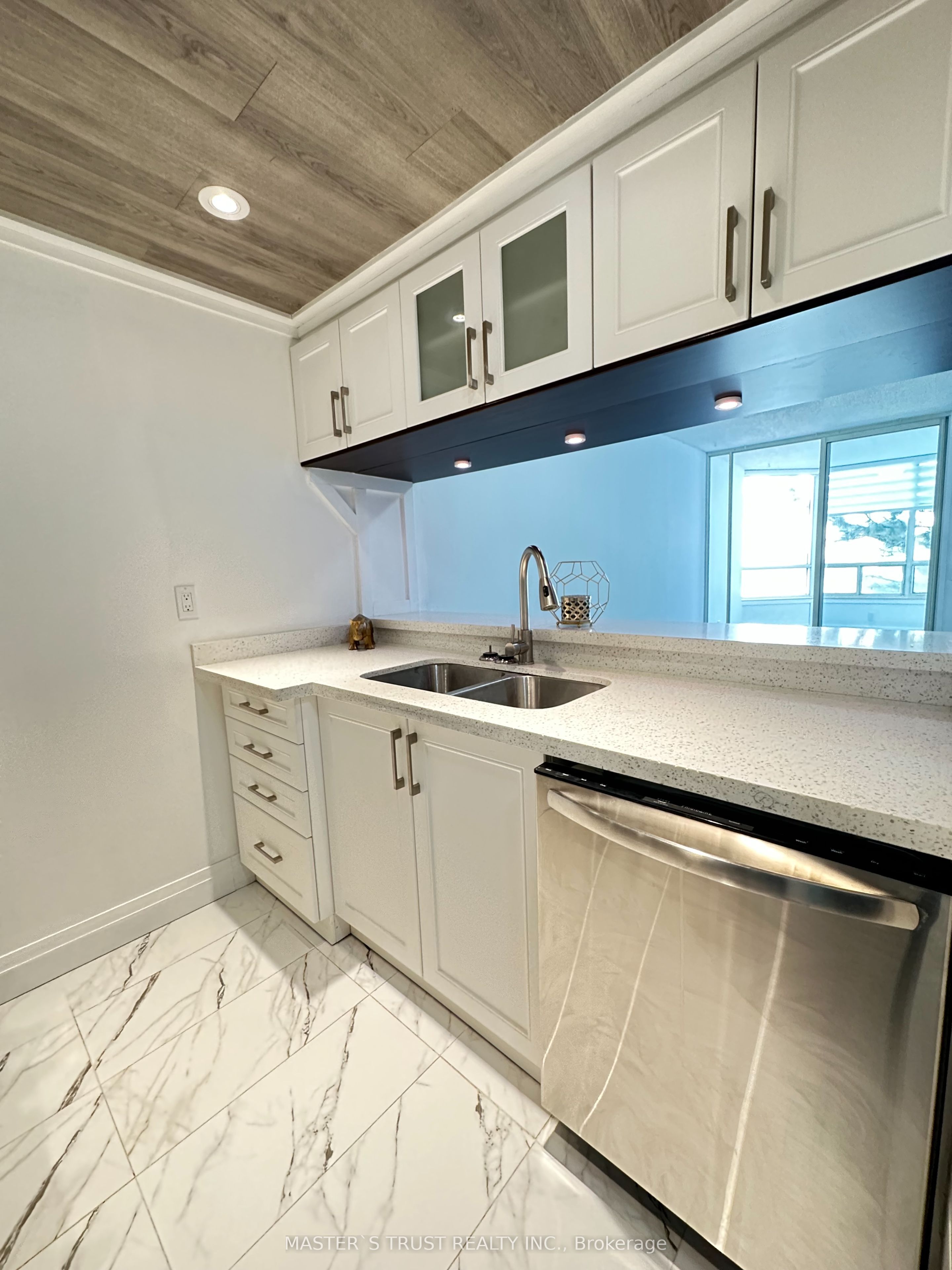7 Bishop Avenue 306 Property Photo 25