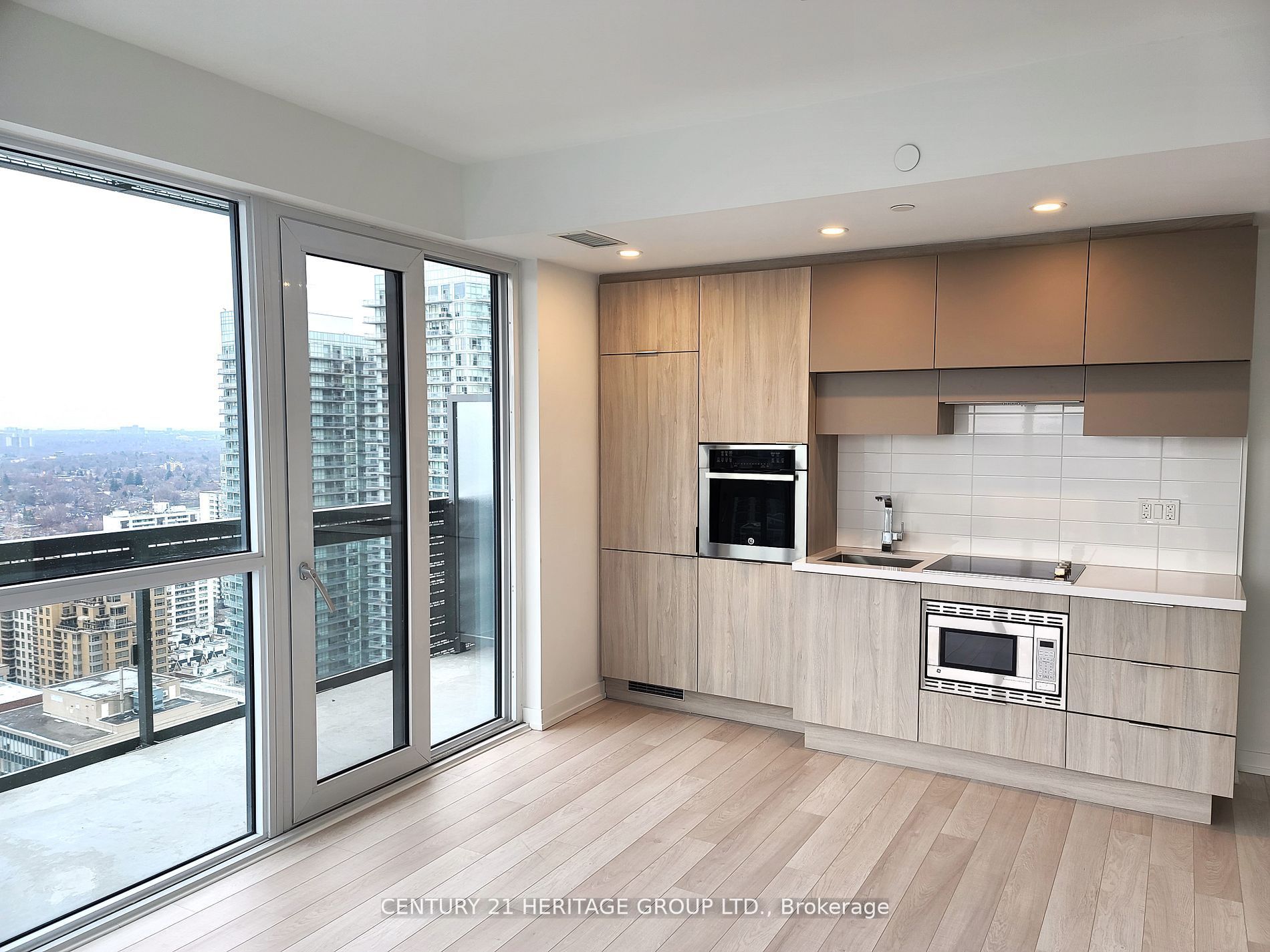 39 Roehampton Avenue 3609 Property Photo 6