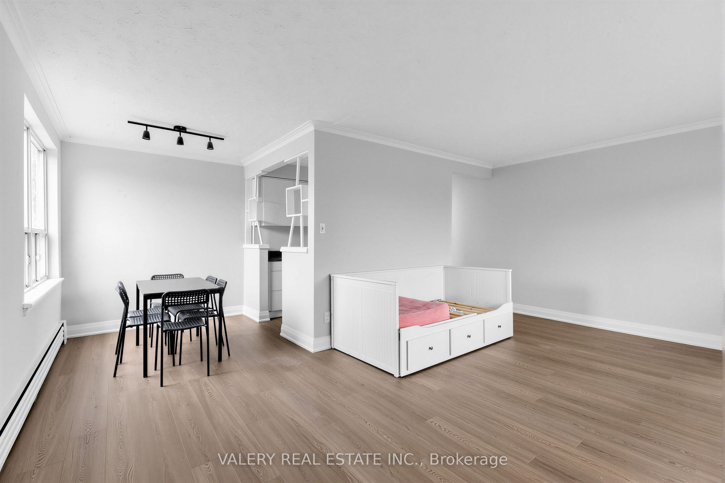 12 Westgate Boulevard 5 Property Photo 1