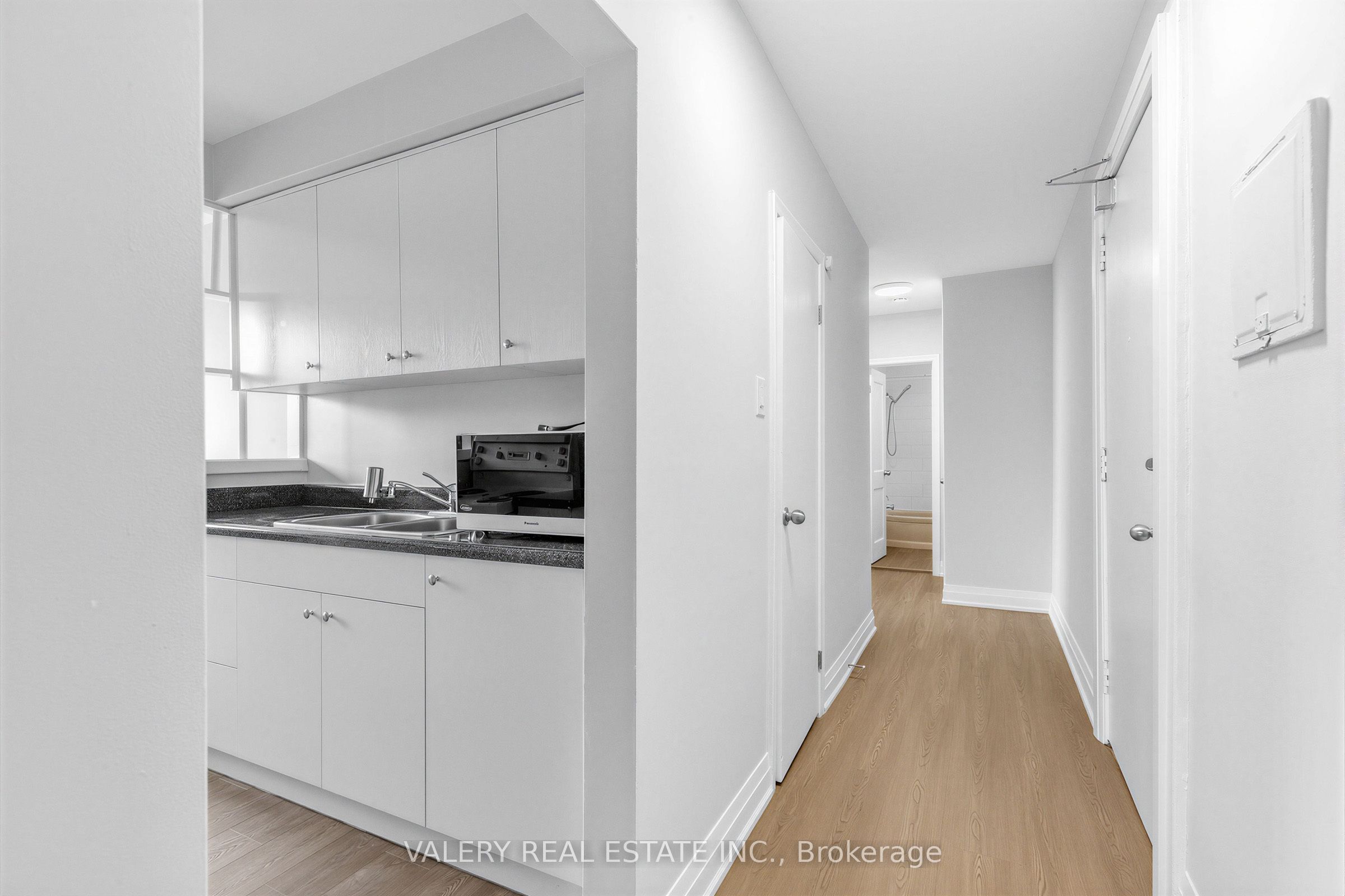 12 Westgate Boulevard 5 Property Photo 3
