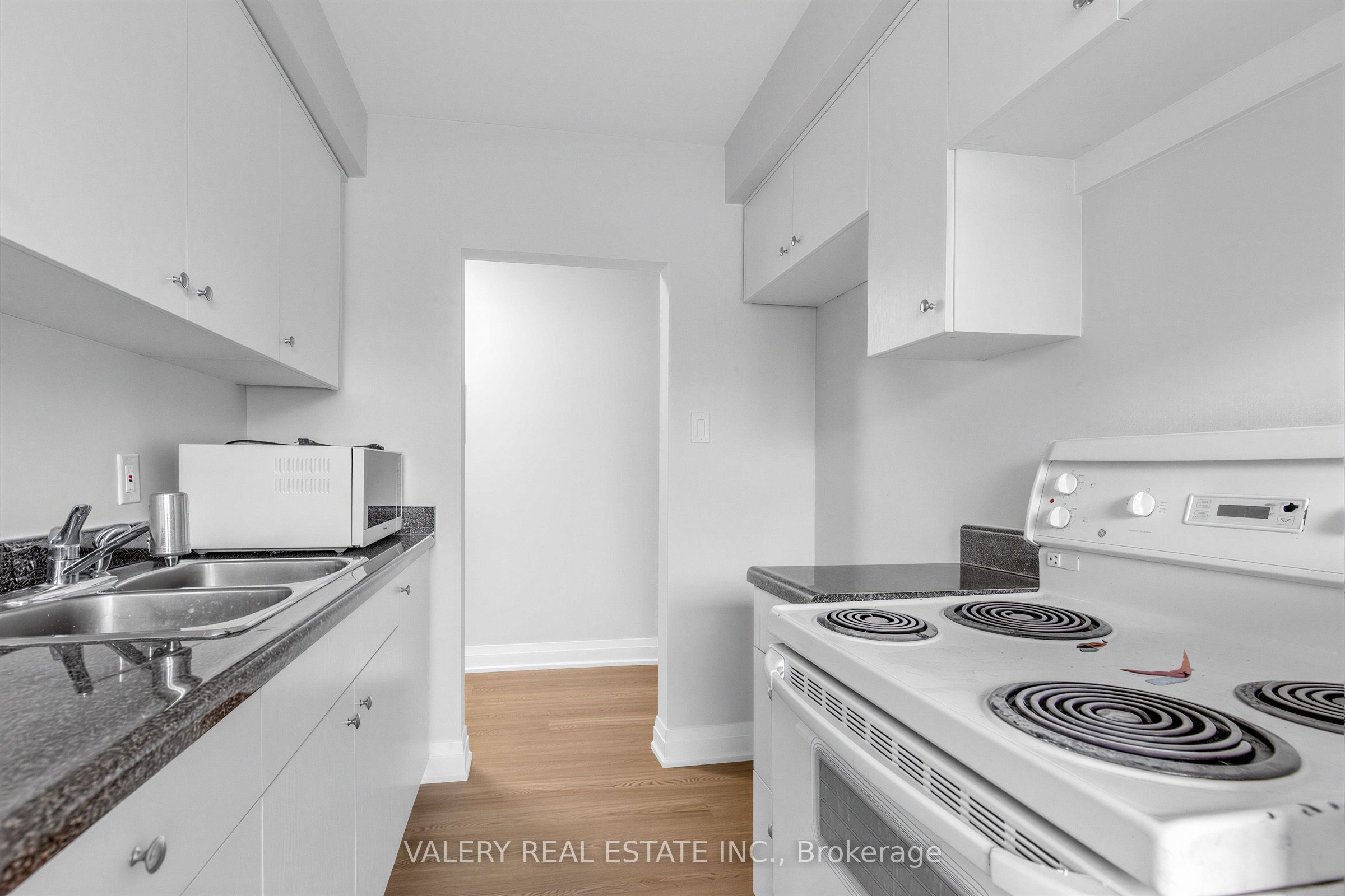 12 Westgate Boulevard 5 Property Photo 5