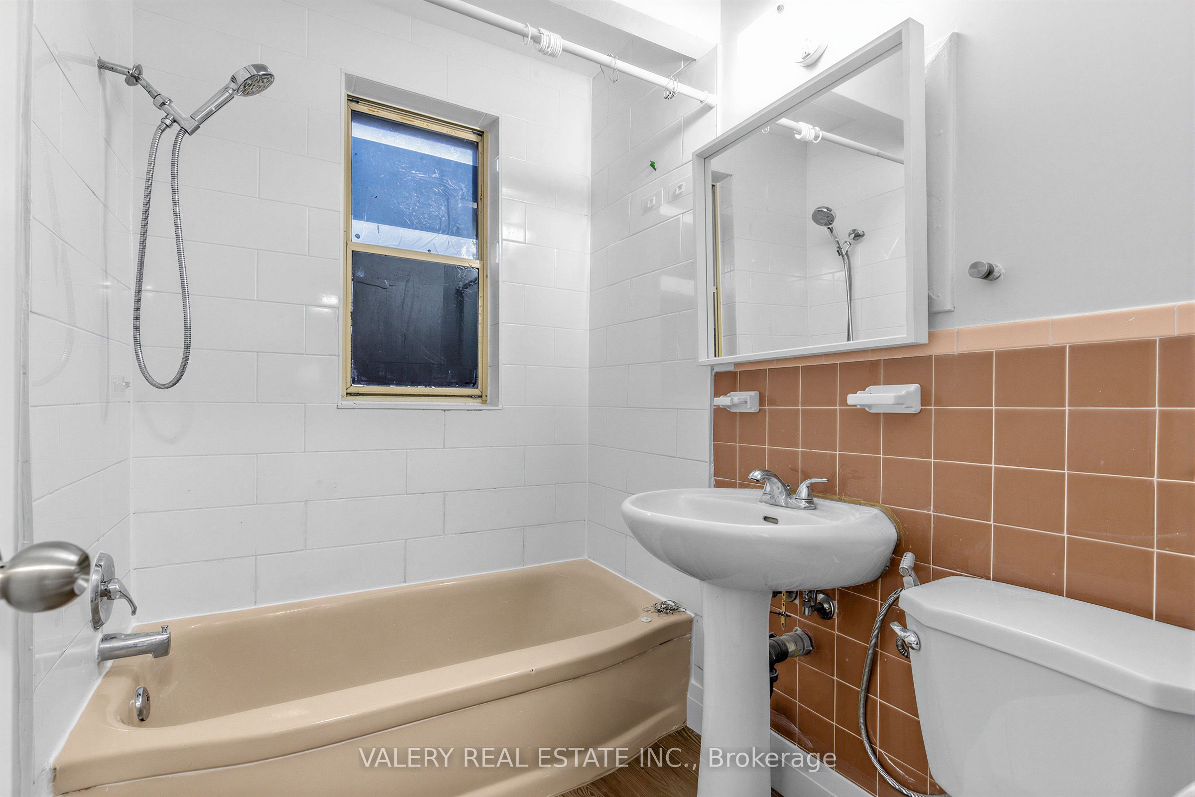 12 Westgate Boulevard 5 Property Photo 12