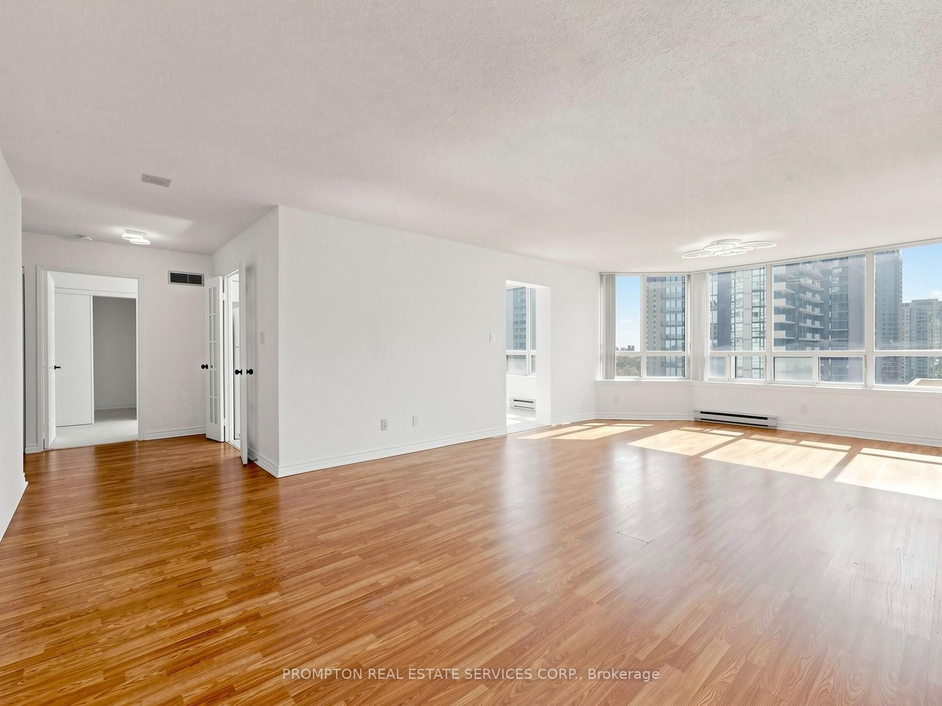 30 Greenfield Avenue 1211 Property Photo 2