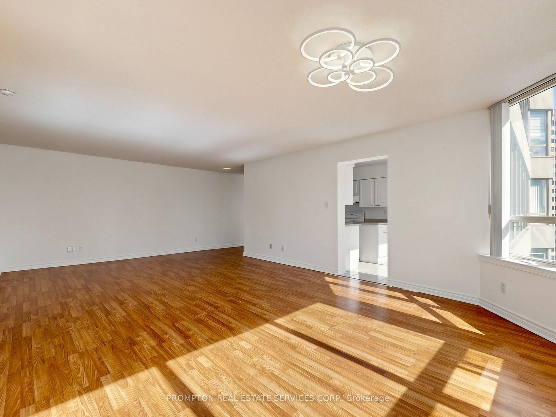 30 Greenfield Avenue 1211 Property Photo 6