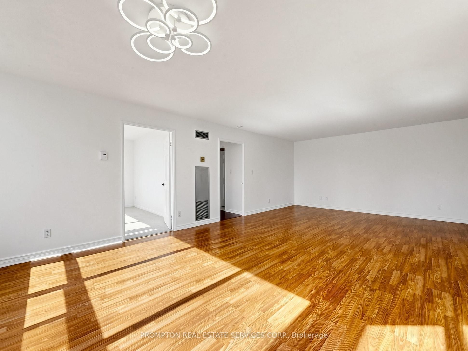 30 Greenfield Avenue 1211 Property Photo 7