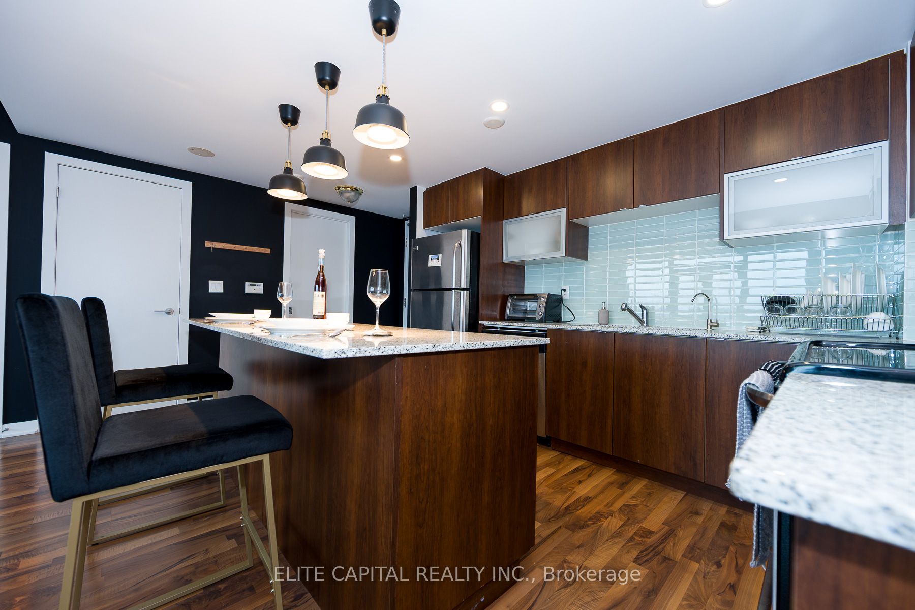 59 East Liberty Street 2207 Property Photo 4