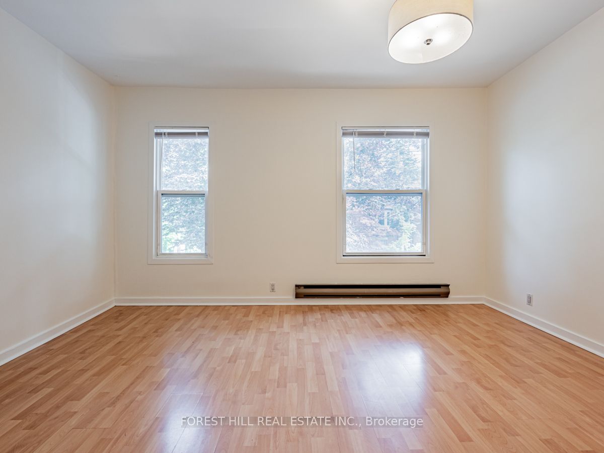 70 Macpherson Avenue Upper Property Photo 5