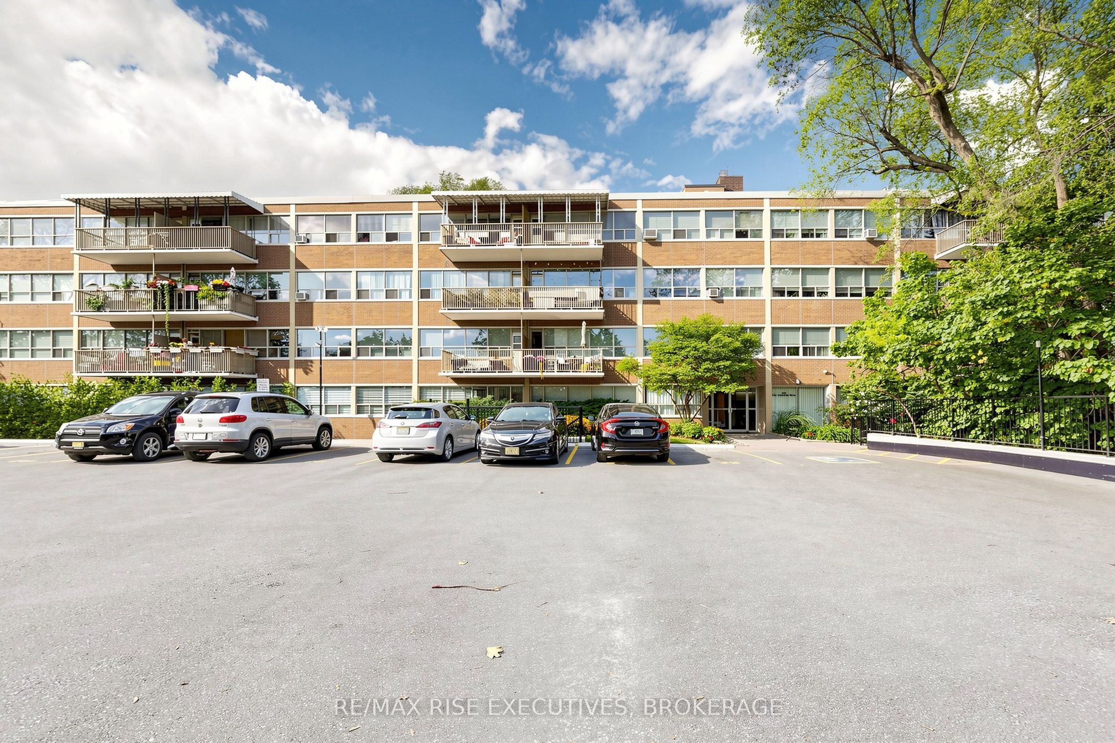 160 The Donway W 304