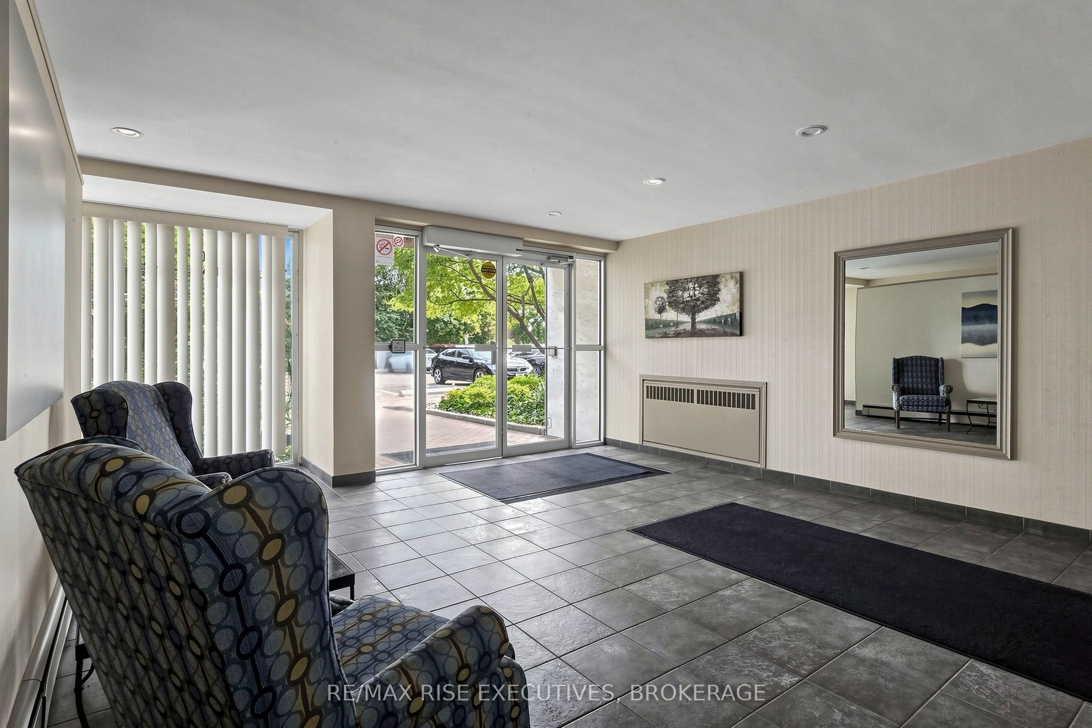 160 The Donway W 304 Property Photo 7