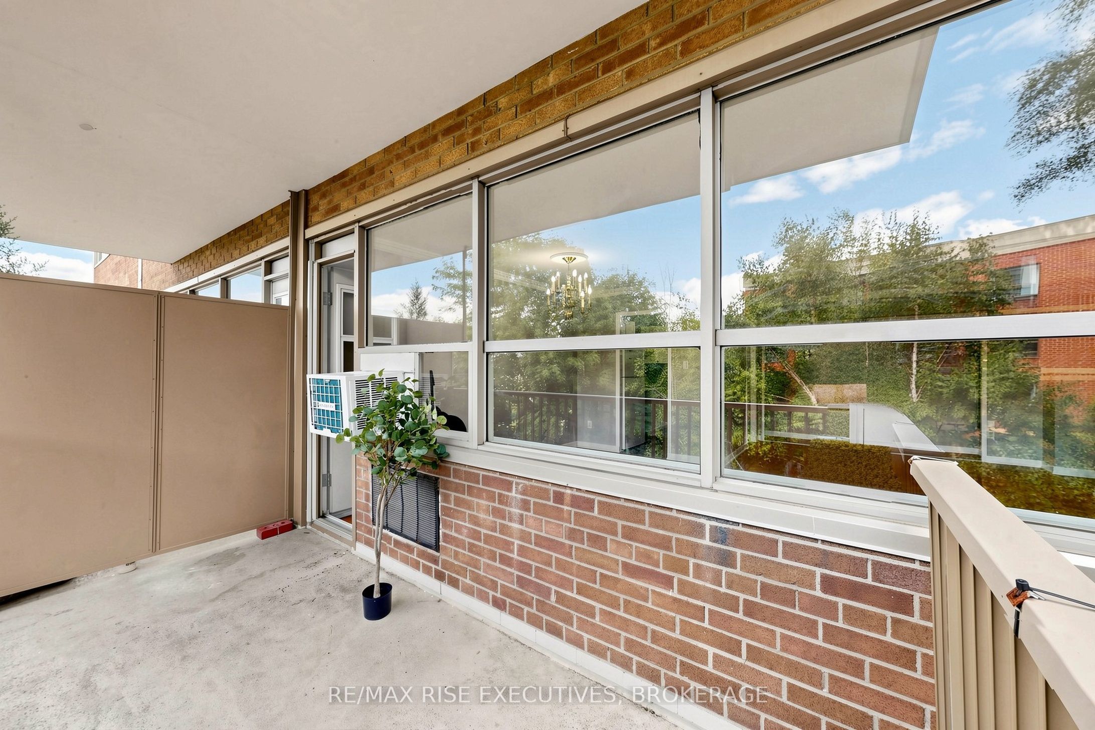 160 The Donway W 304 Property Photo 37