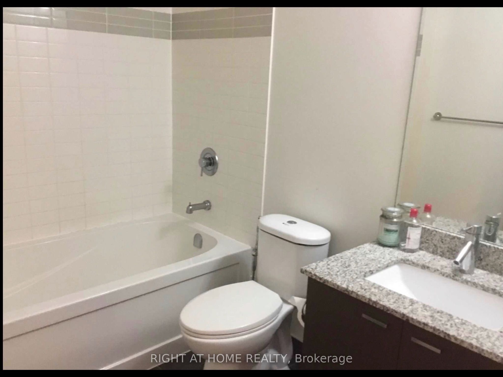 88 Sheppard Avenue E 409 Property Photo 4
