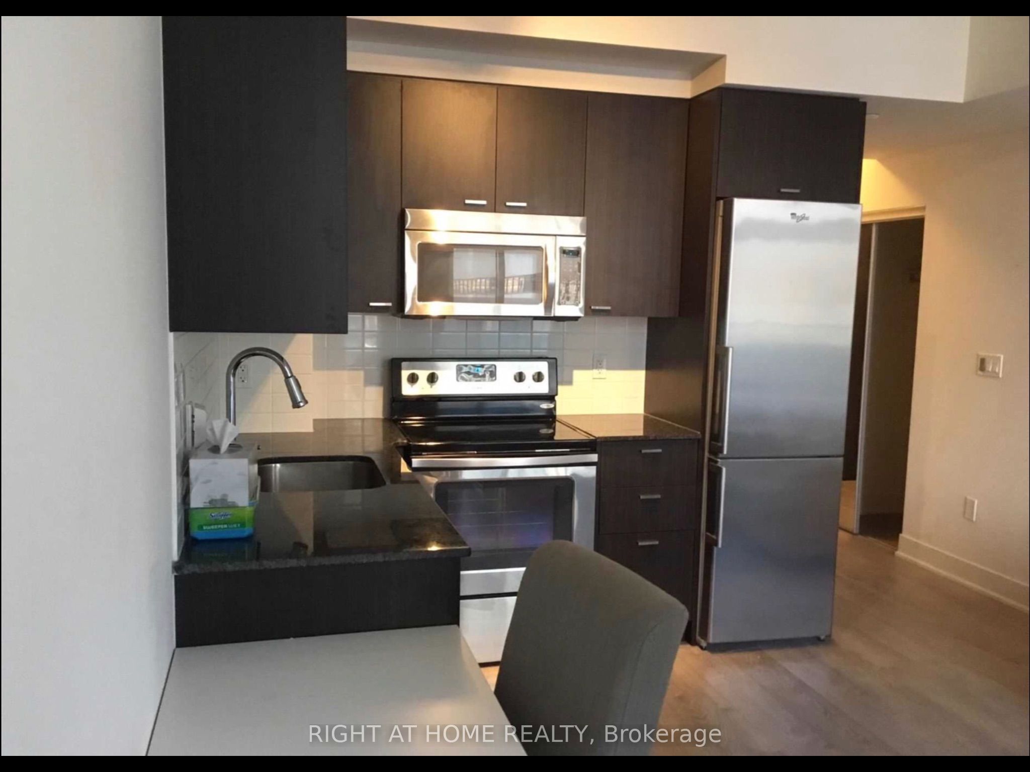 88 Sheppard Avenue E 409 Property Photo 5